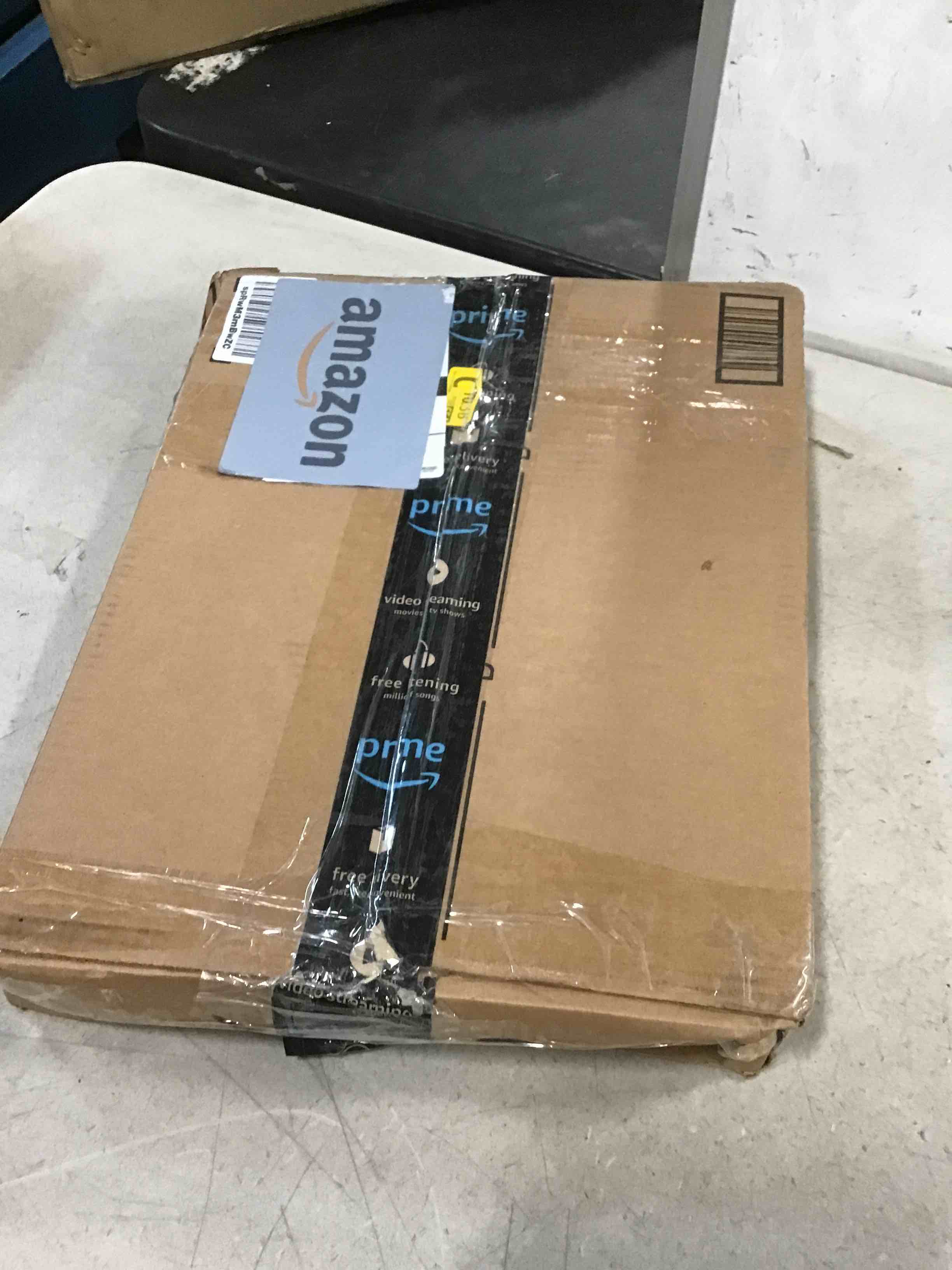 https://s3.amazonaws.com/lotting-images-prod/bidfta/YEL5977759_1709394001266.jpeg
