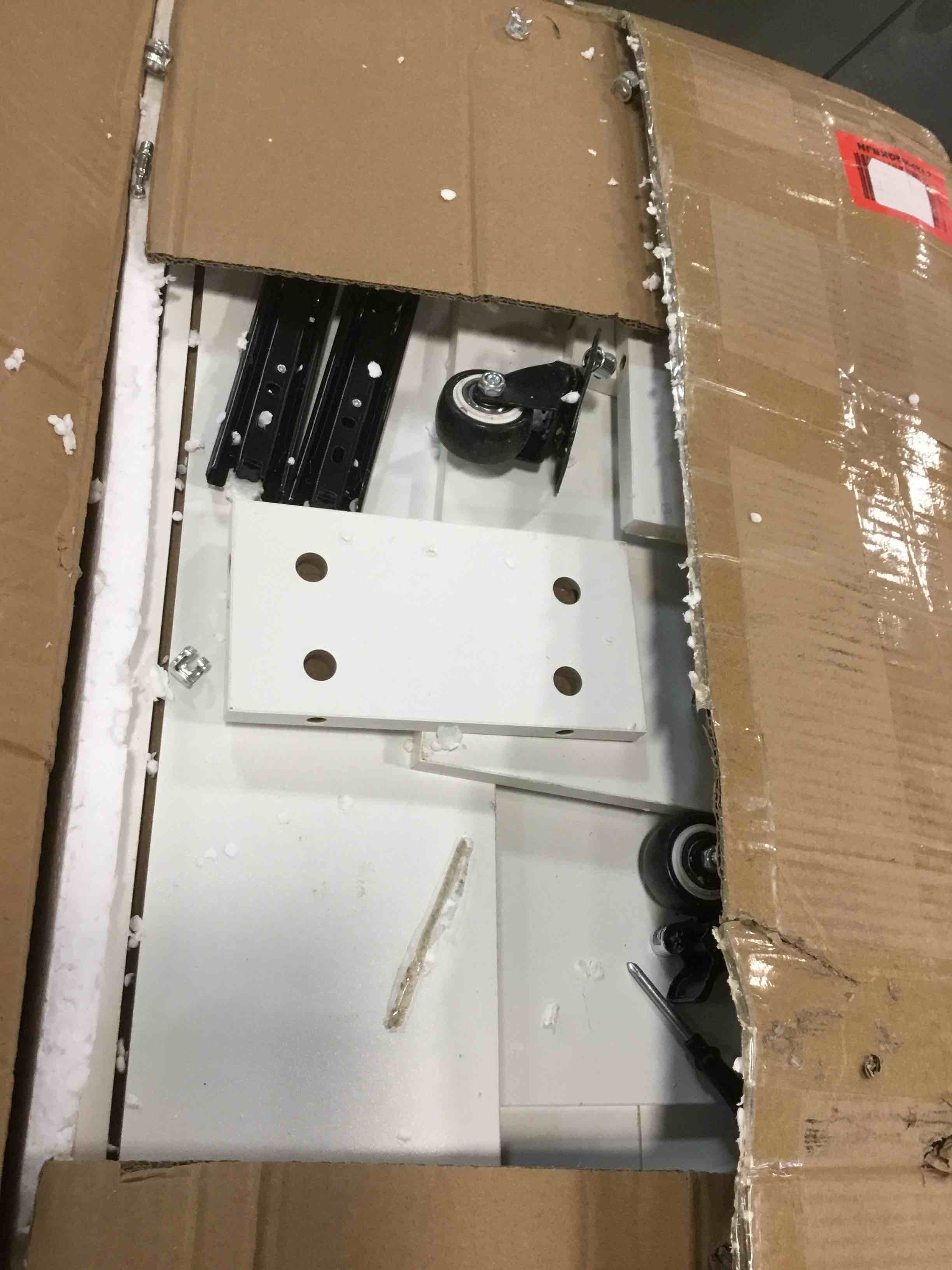 https://s3.amazonaws.com/lotting-images-prod/bidfta/YEL5979864_1709152326410.jpeg