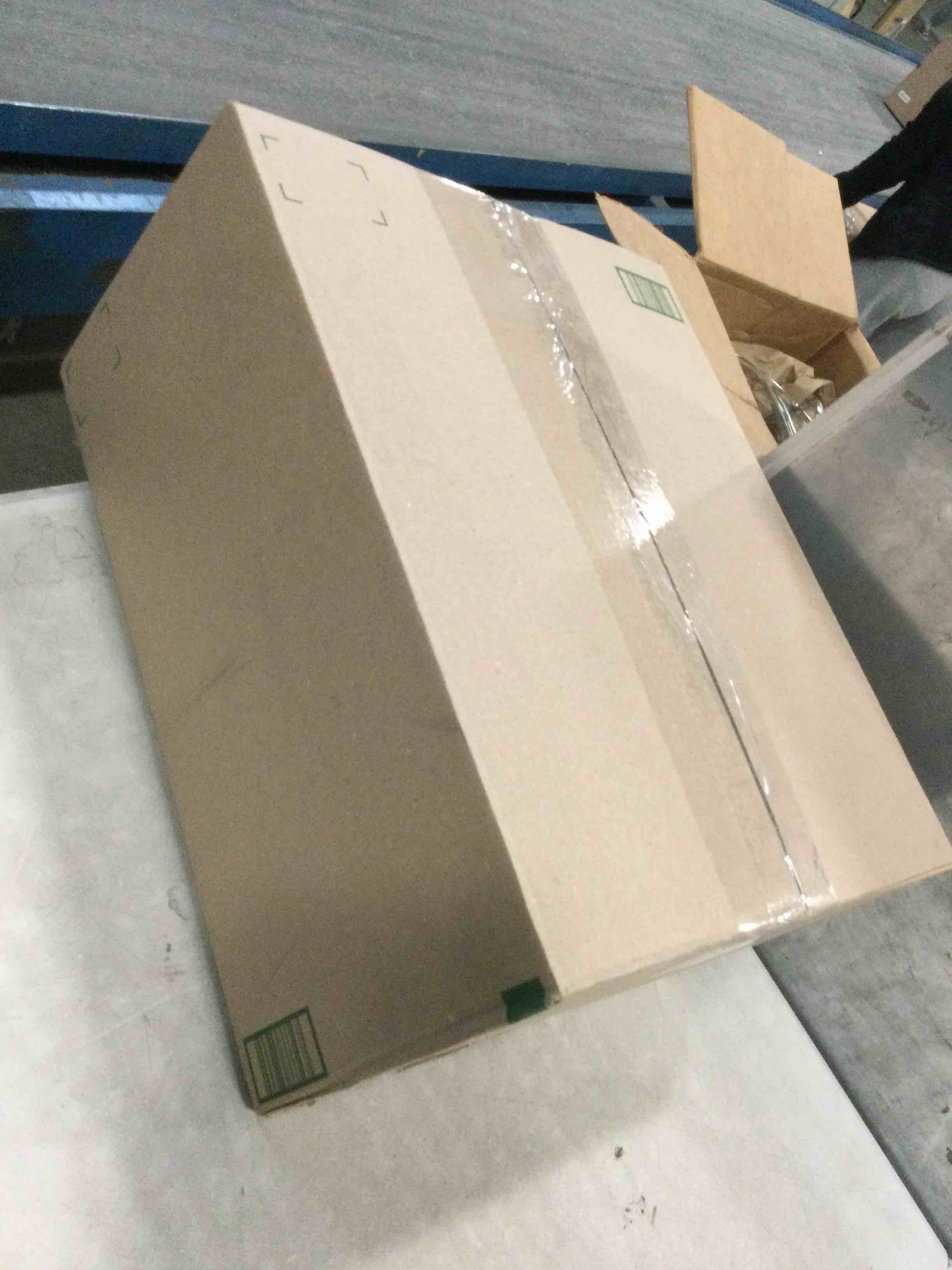 https://s3.amazonaws.com/lotting-images-prod/bidfta/YEL5980409_1709381310443.jpeg