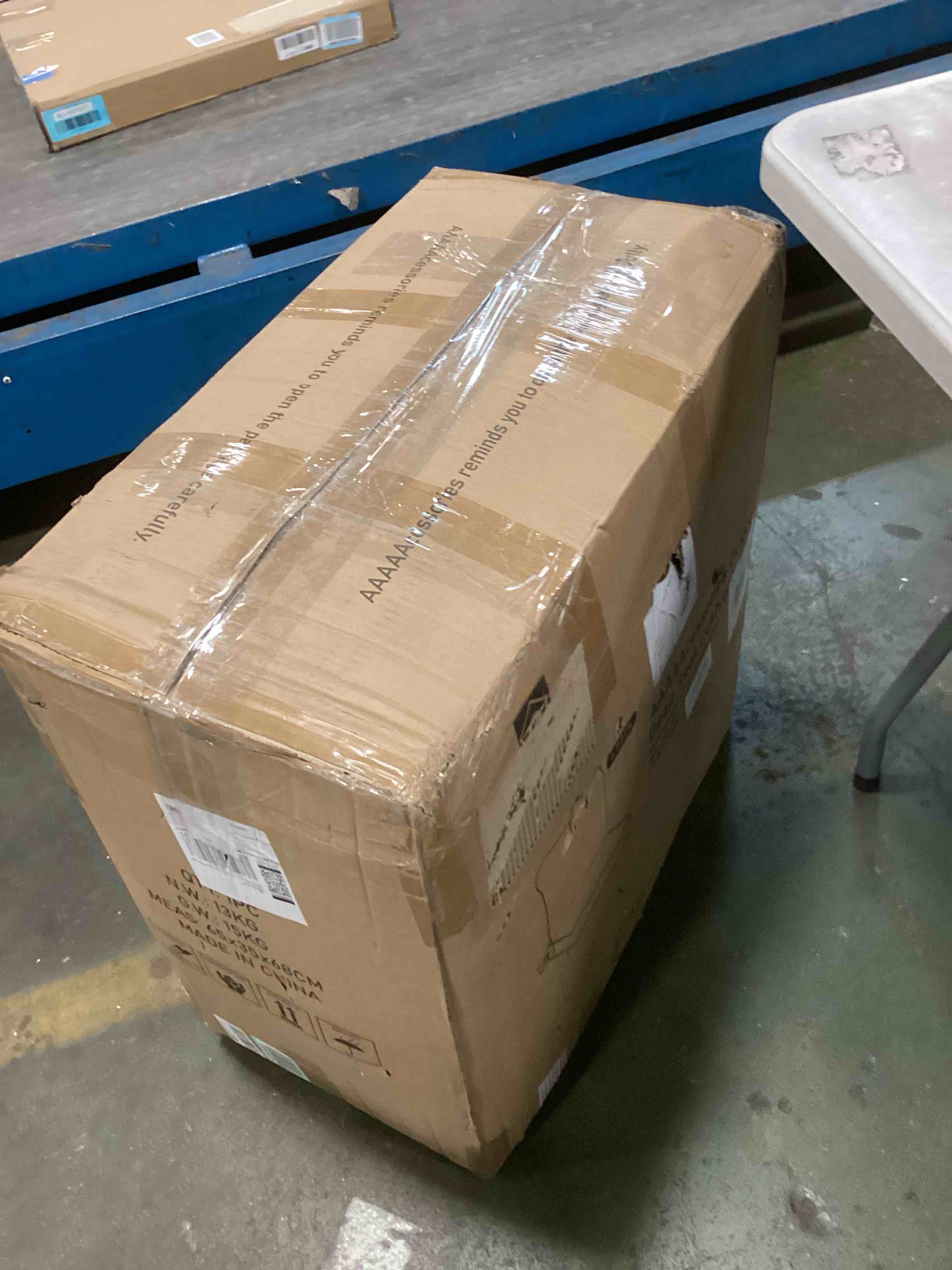 https://s3.amazonaws.com/lotting-images-prod/bidfta/YEL5980903_1709643407247.jpeg