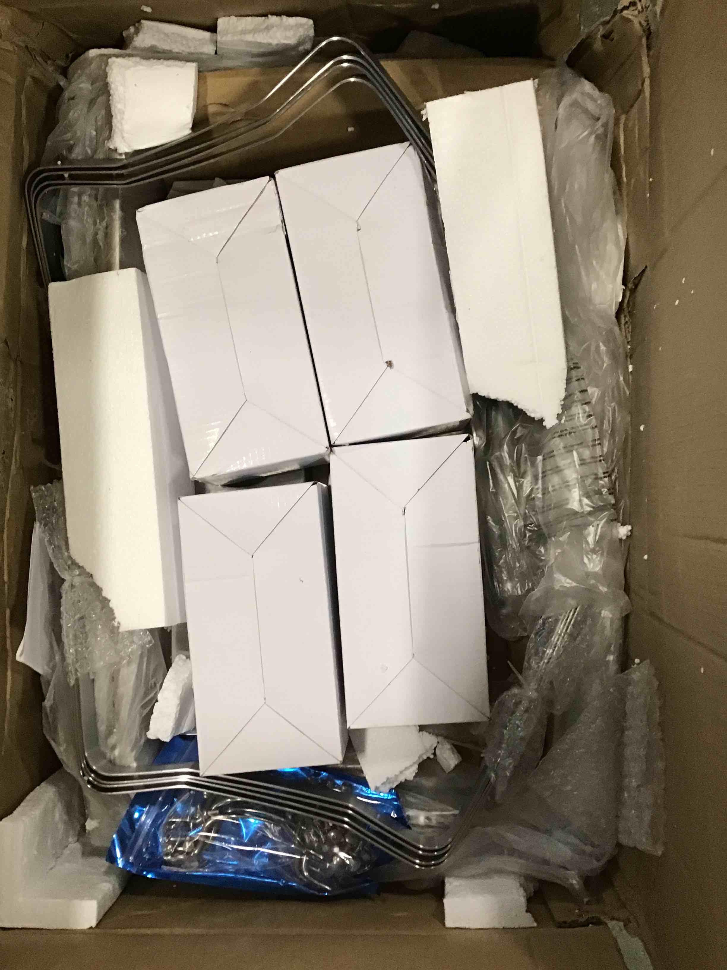 https://s3.amazonaws.com/lotting-images-prod/bidfta/YEL5980966_1708953406209.jpeg