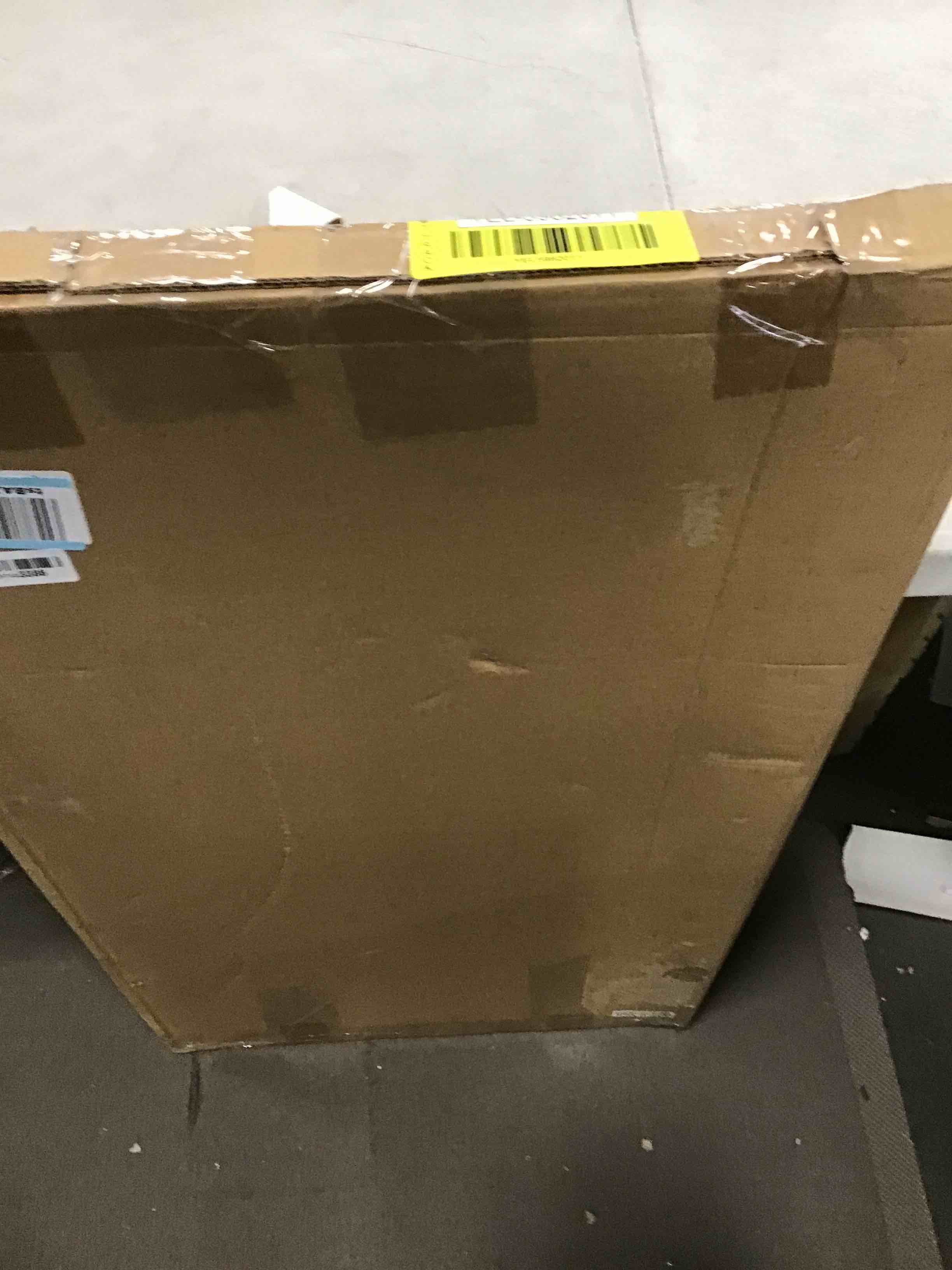 https://s3.amazonaws.com/lotting-images-prod/bidfta/YEL5982011_1709320290080.jpeg