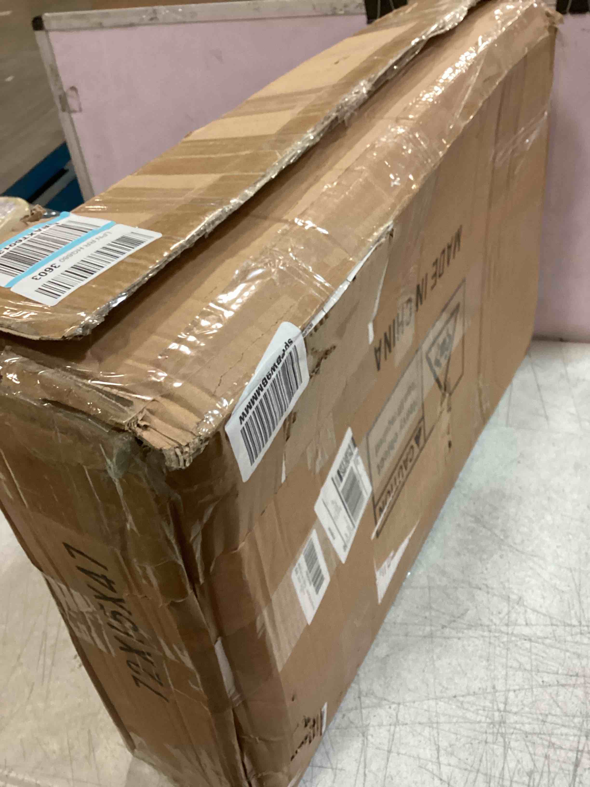 https://s3.amazonaws.com/lotting-images-prod/bidfta/YEL5982326_1709474517477.jpeg