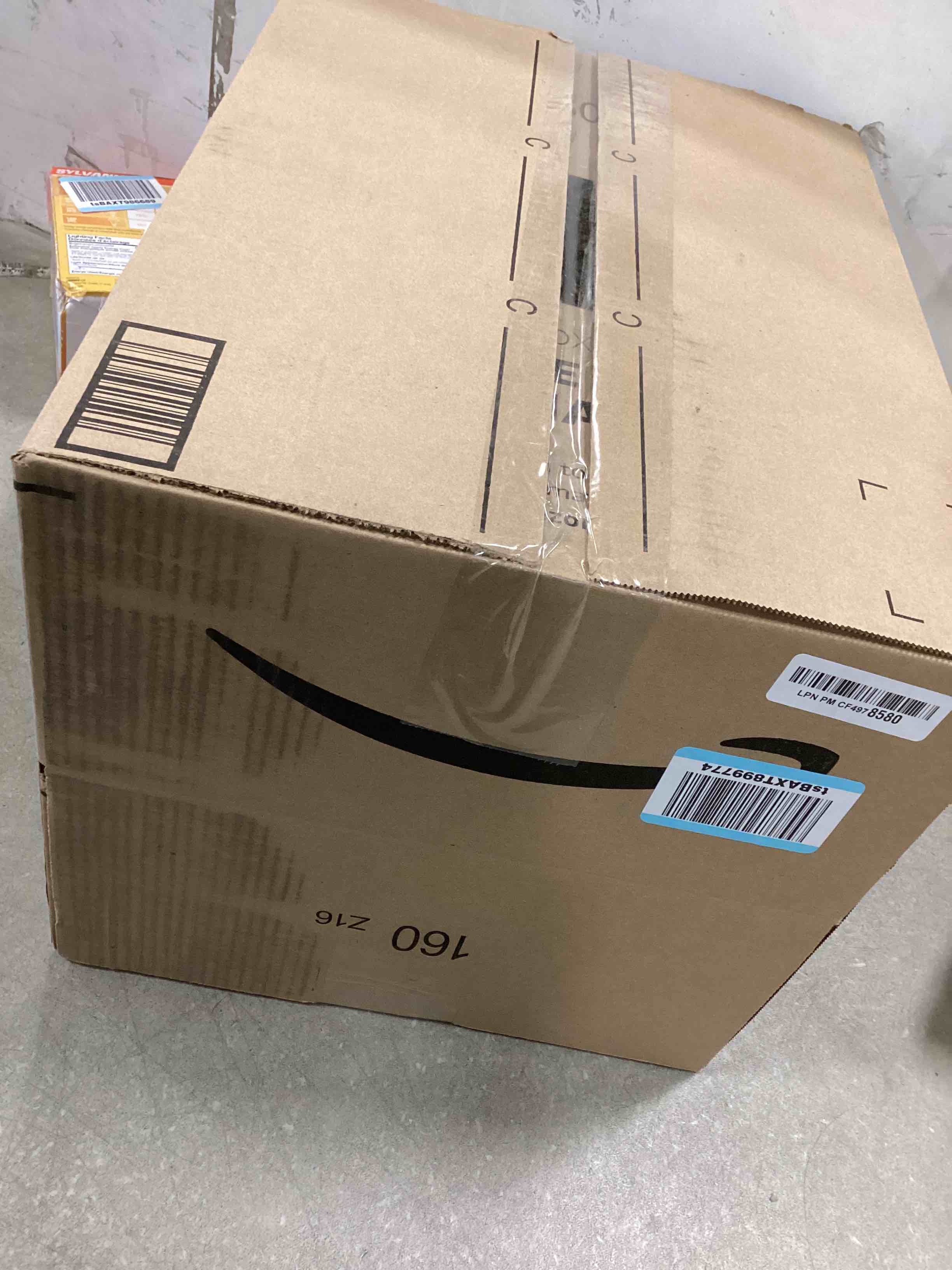 https://s3.amazonaws.com/lotting-images-prod/bidfta/YEL5982498_1709044195230.jpeg