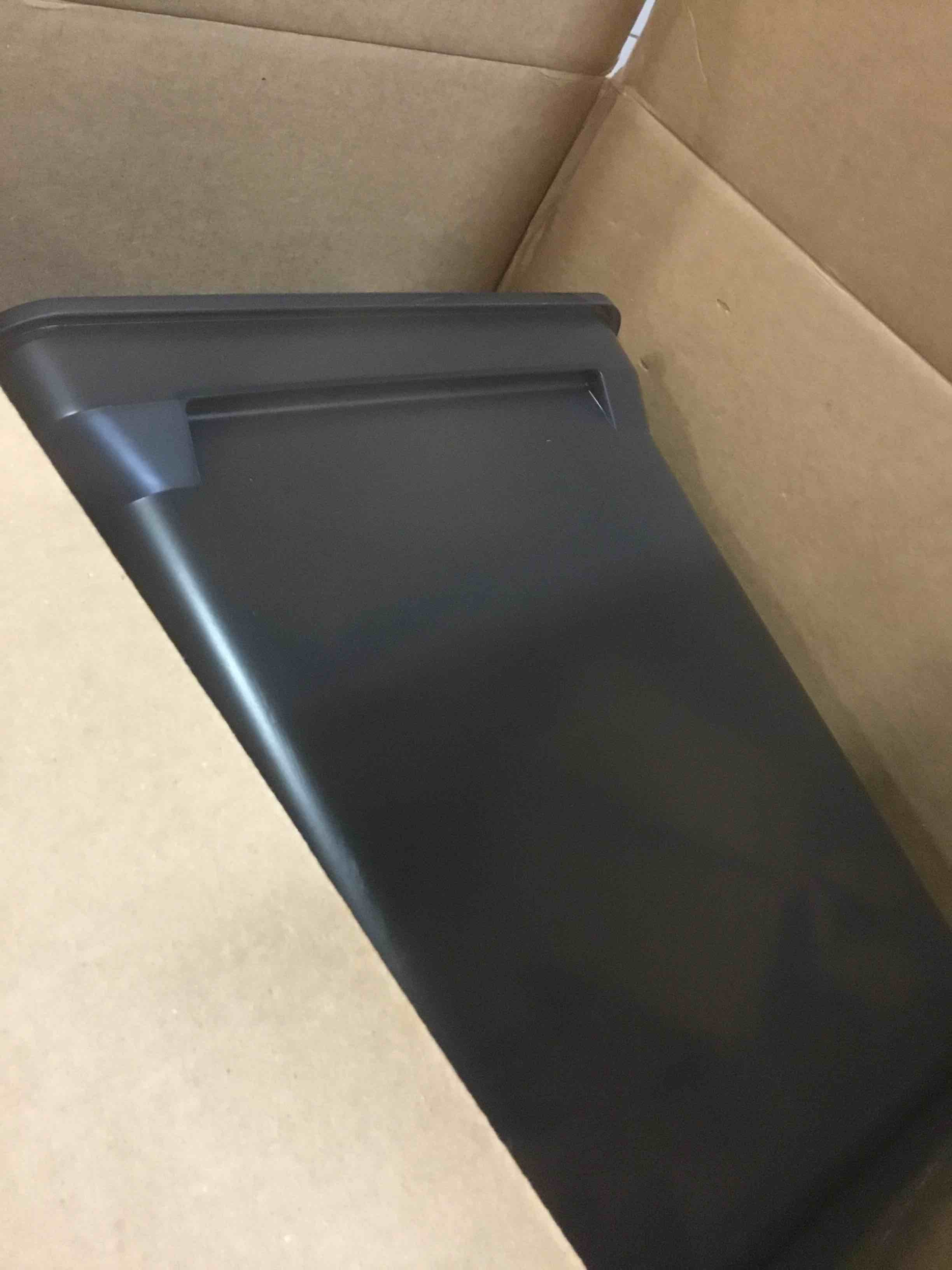 https://s3.amazonaws.com/lotting-images-prod/bidfta/YEL5983075_1709321896647.jpeg