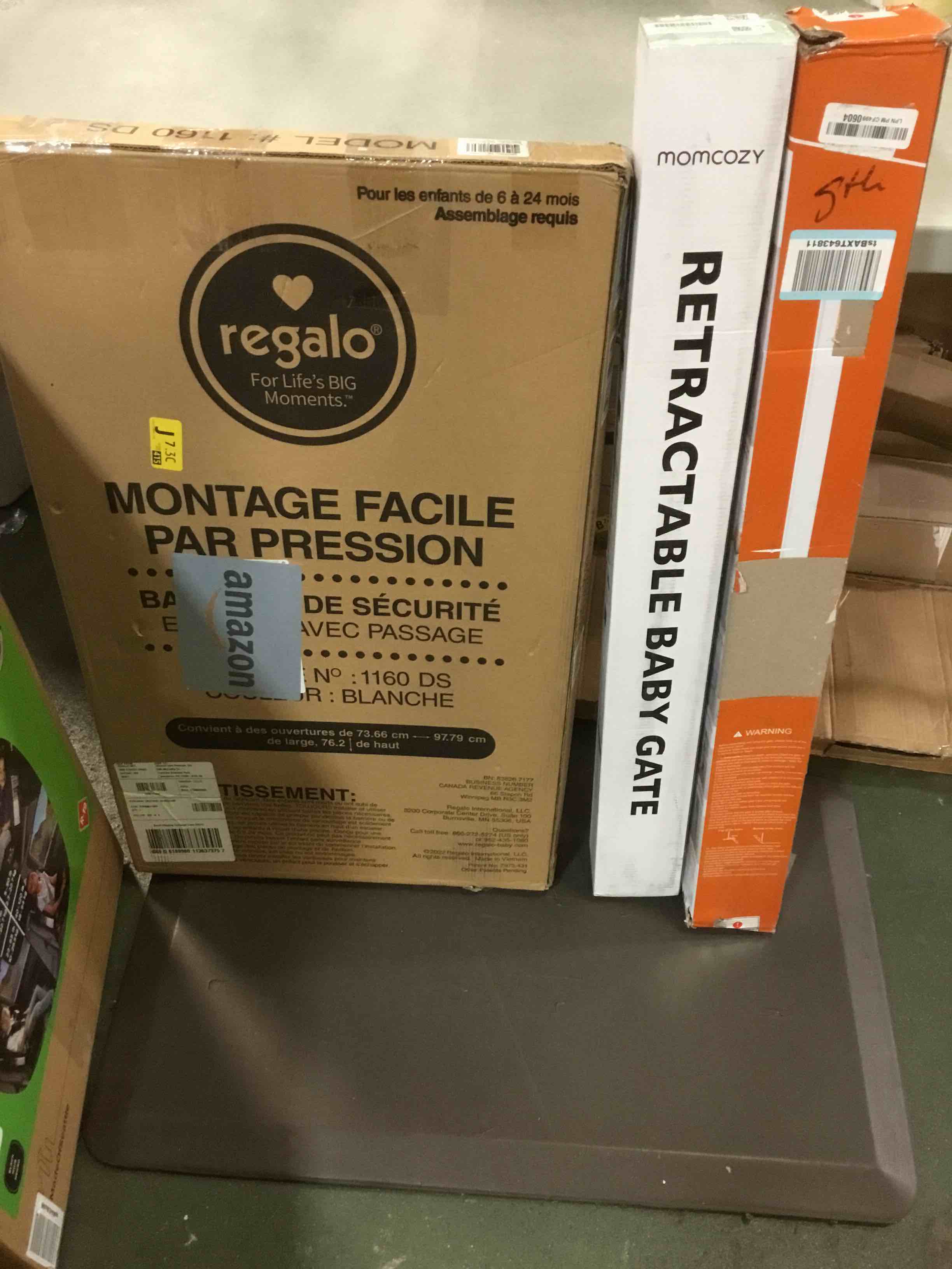 Assorted retractable gate and Baby gate (Brand, color & sizes vary )