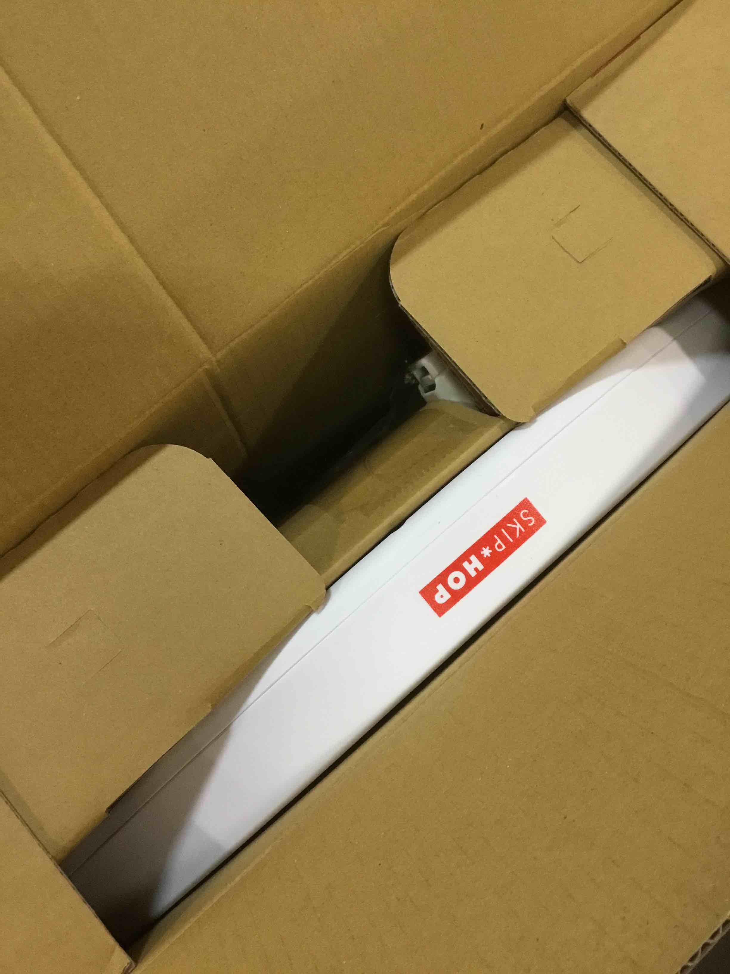 https://s3.amazonaws.com/lotting-images-prod/bidfta/YEL5983578_1709586979491.jpeg