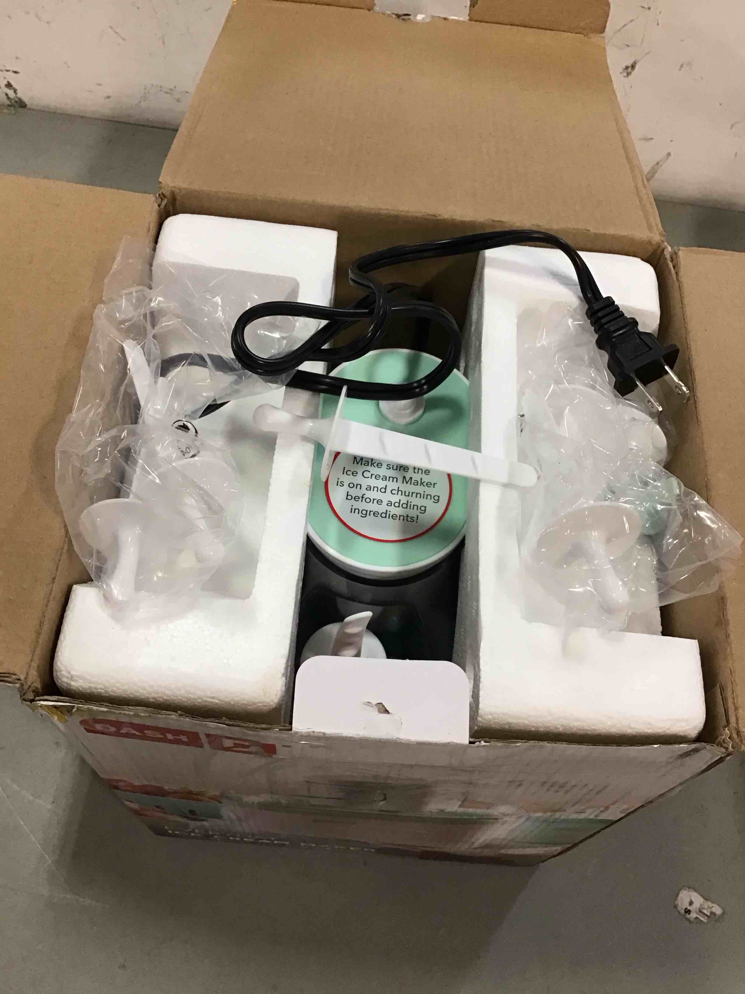https://s3.amazonaws.com/lotting-images-prod/bidfta/YEL5983690_1709654823100.jpeg