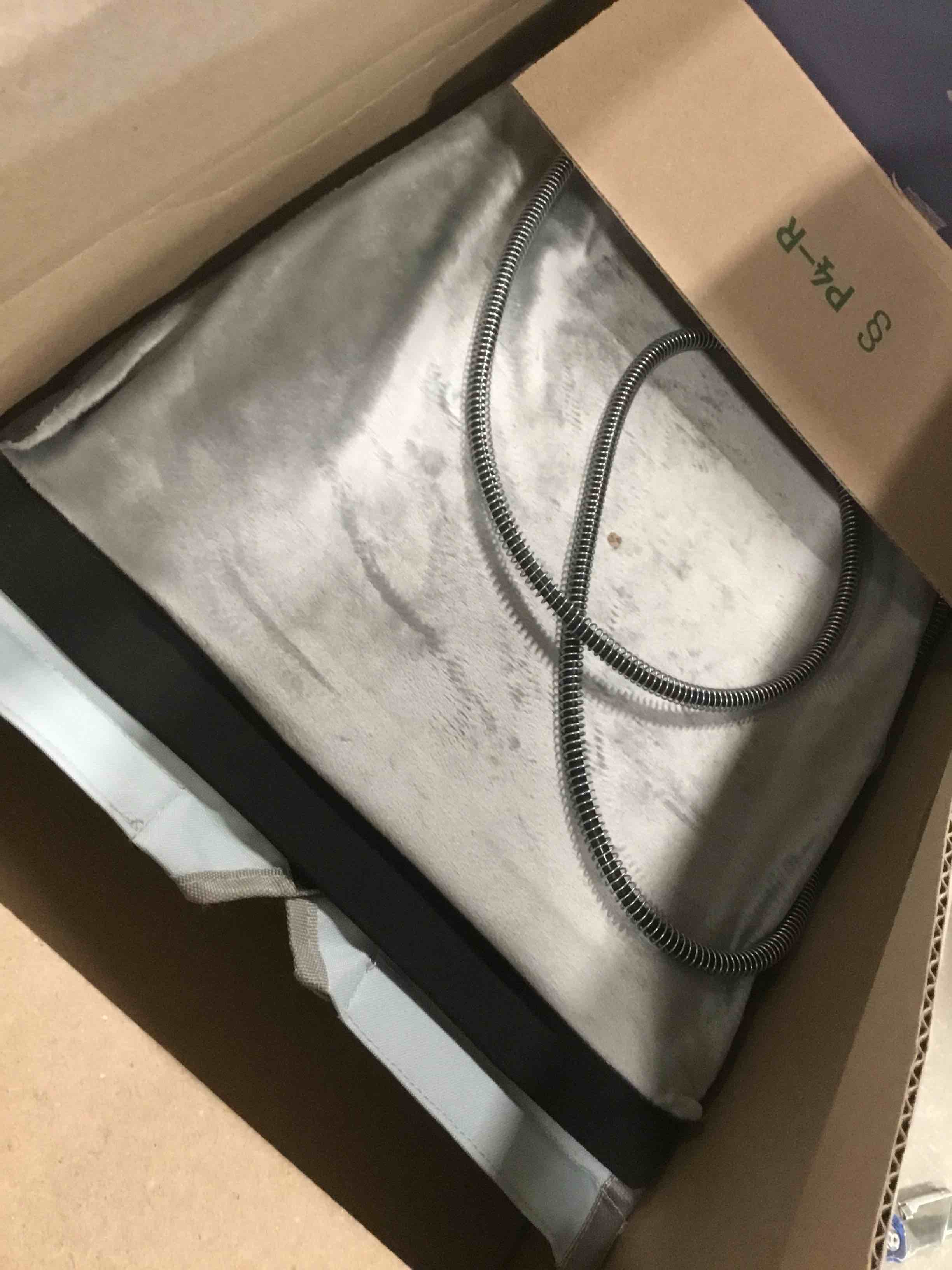 https://s3.amazonaws.com/lotting-images-prod/bidfta/YEL5996506_1708004584377.jpeg