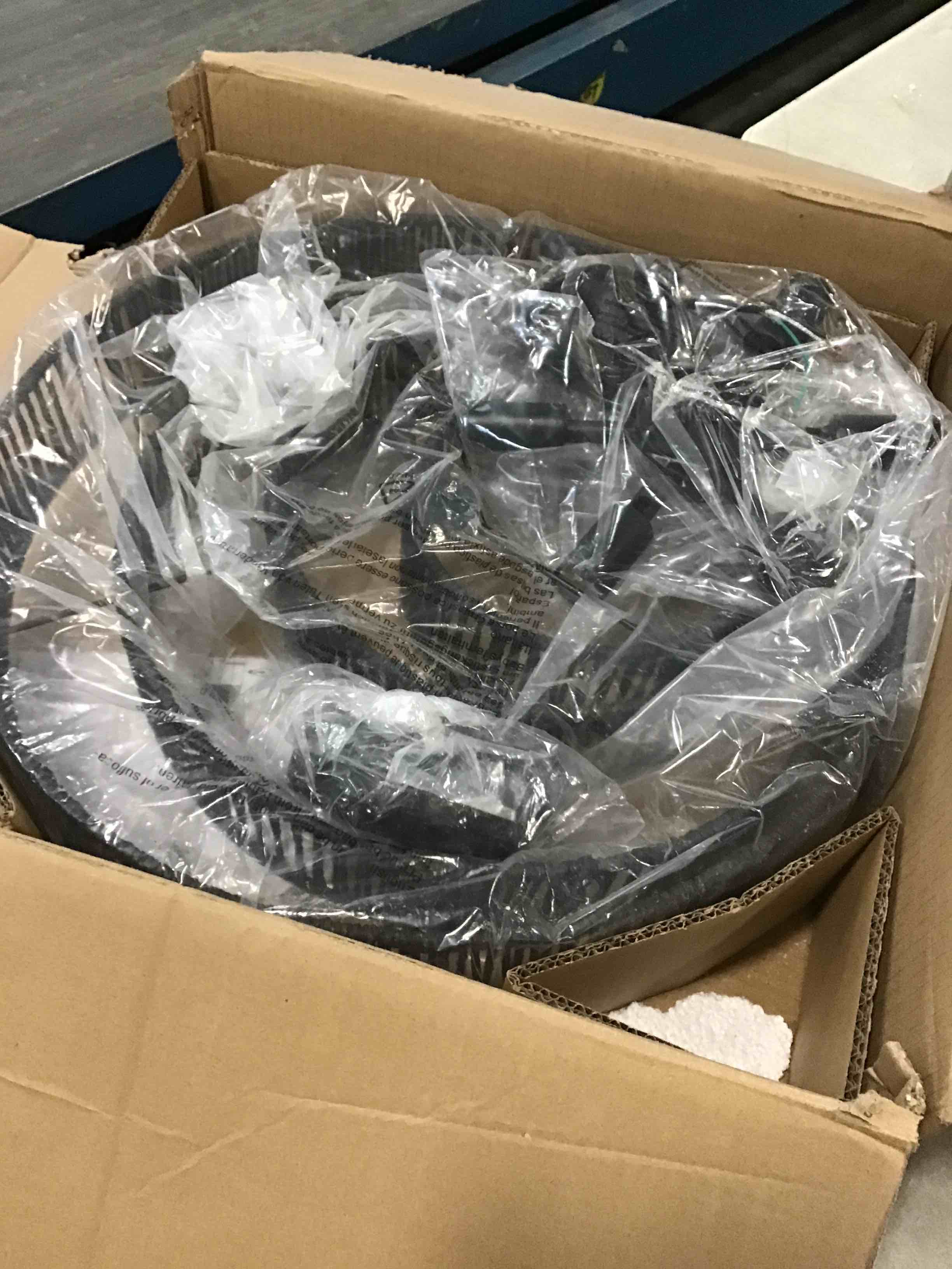 https://s3.amazonaws.com/lotting-images-prod/bidfta/YEL5997875_1707230064837.jpeg