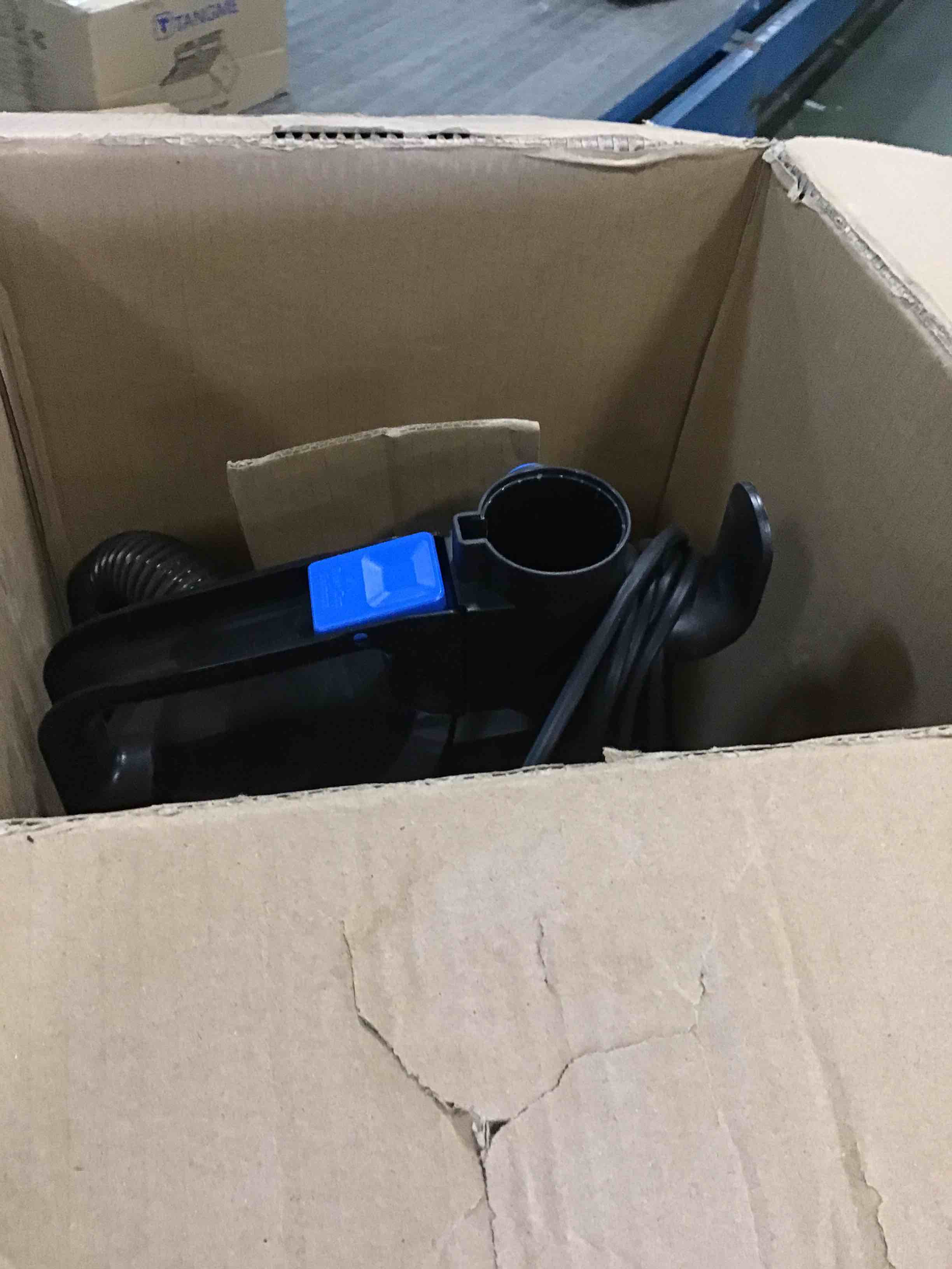 https://s3.amazonaws.com/lotting-images-prod/bidfta/YEL5998589_1707424011921.jpeg