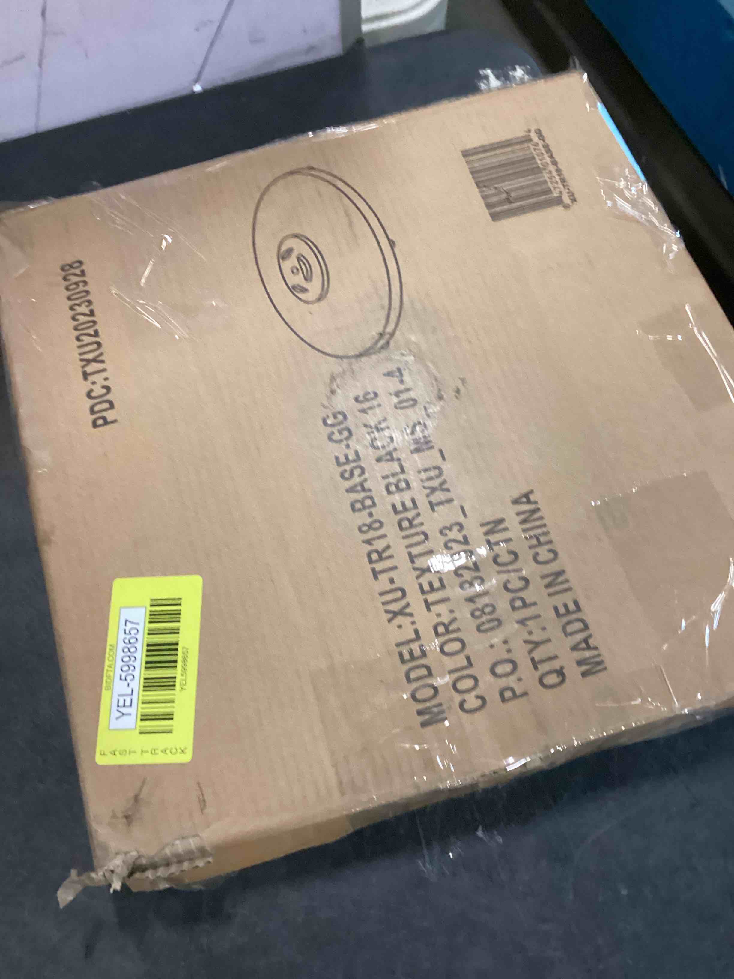 https://s3.amazonaws.com/lotting-images-prod/bidfta/YEL5998657_1707485670593.jpeg