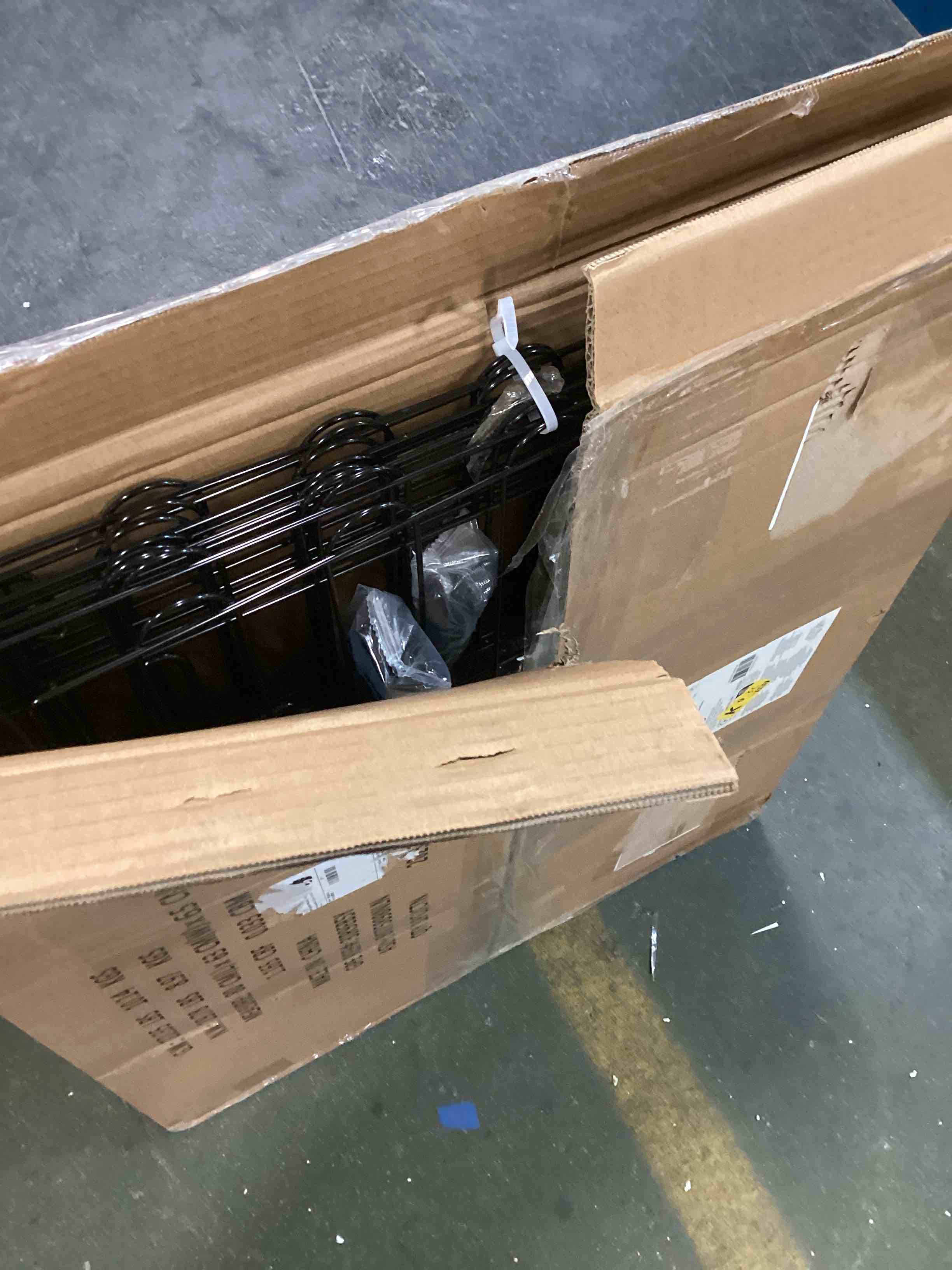 https://s3.amazonaws.com/lotting-images-prod/bidfta/YEL5998757_1707498525289.jpeg