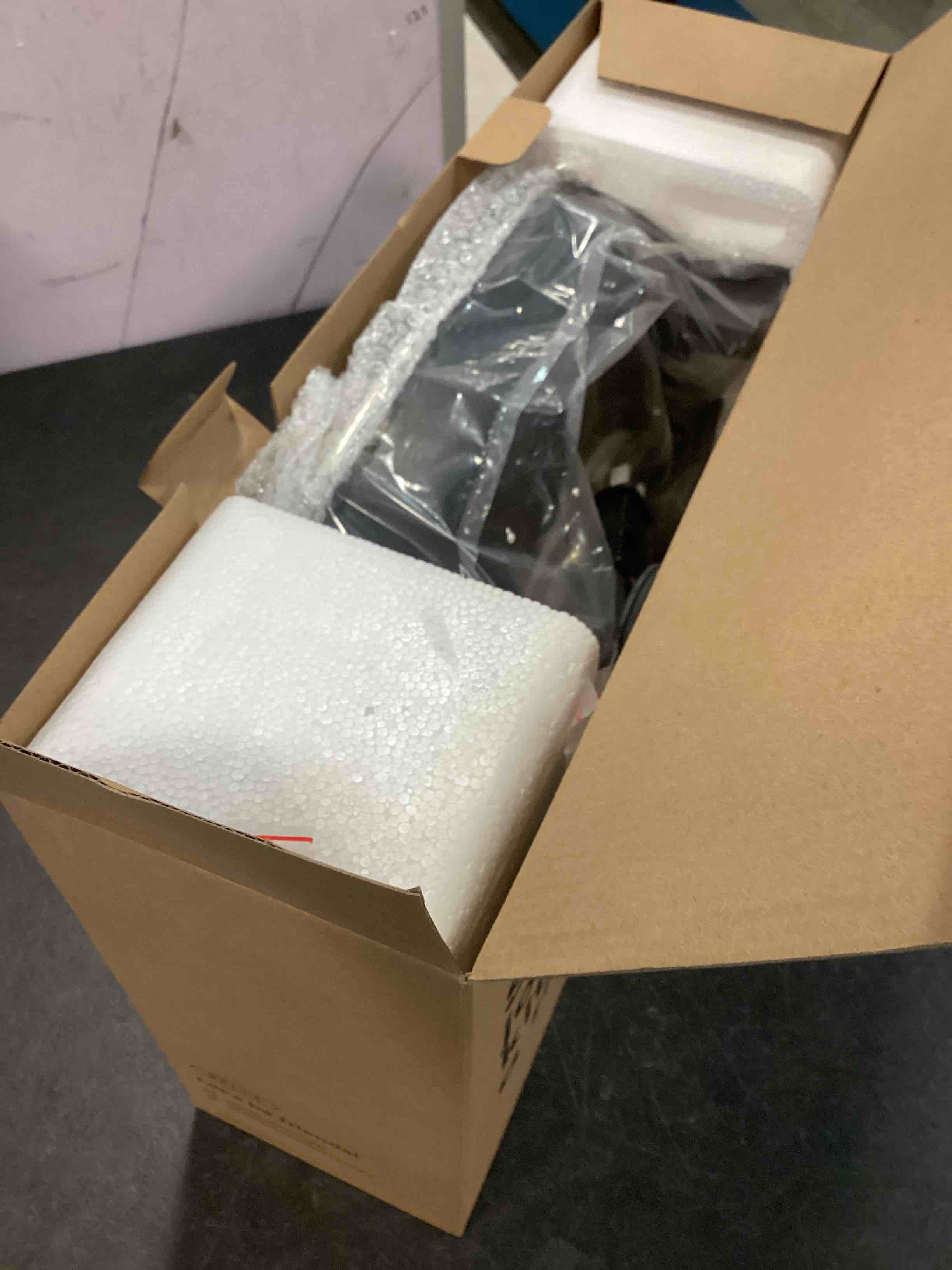 https://s3.amazonaws.com/lotting-images-prod/bidfta/YEL5998805_1707506874283.jpeg