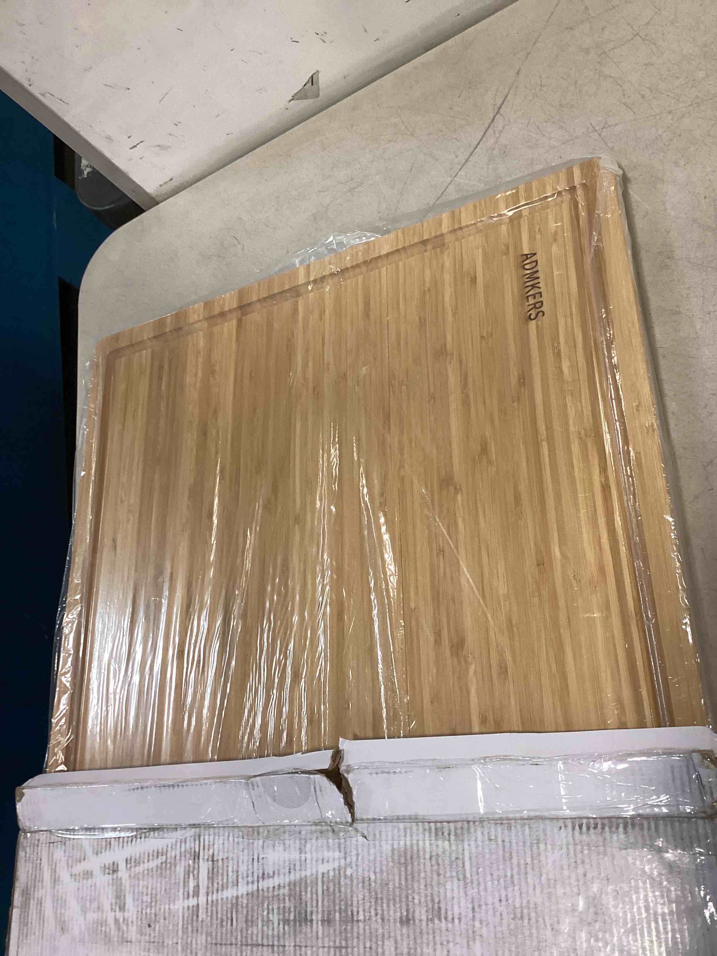 https://s3.amazonaws.com/lotting-images-prod/bidfta/YEL5998999_1707426424643.jpeg