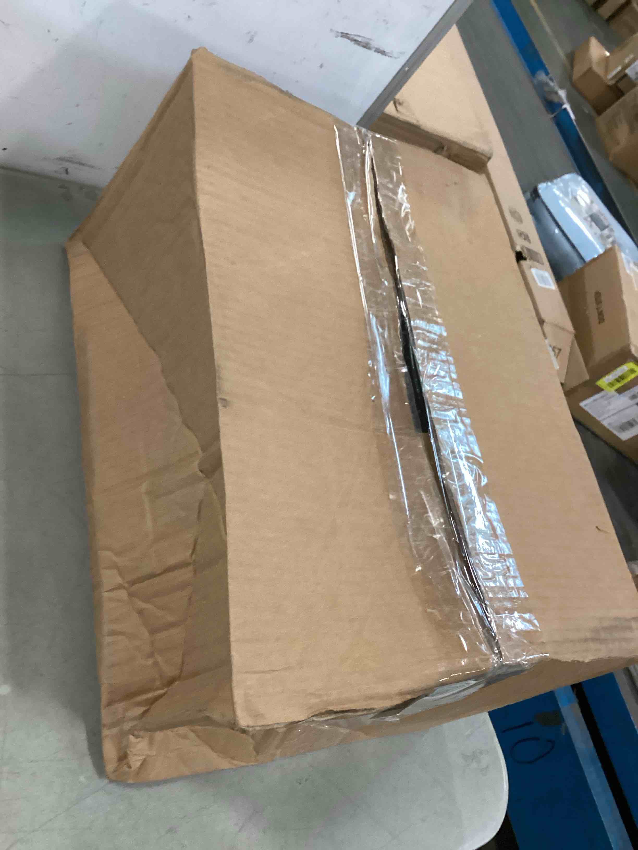 https://s3.amazonaws.com/lotting-images-prod/bidfta/YEL5999040_1707484541435.jpeg