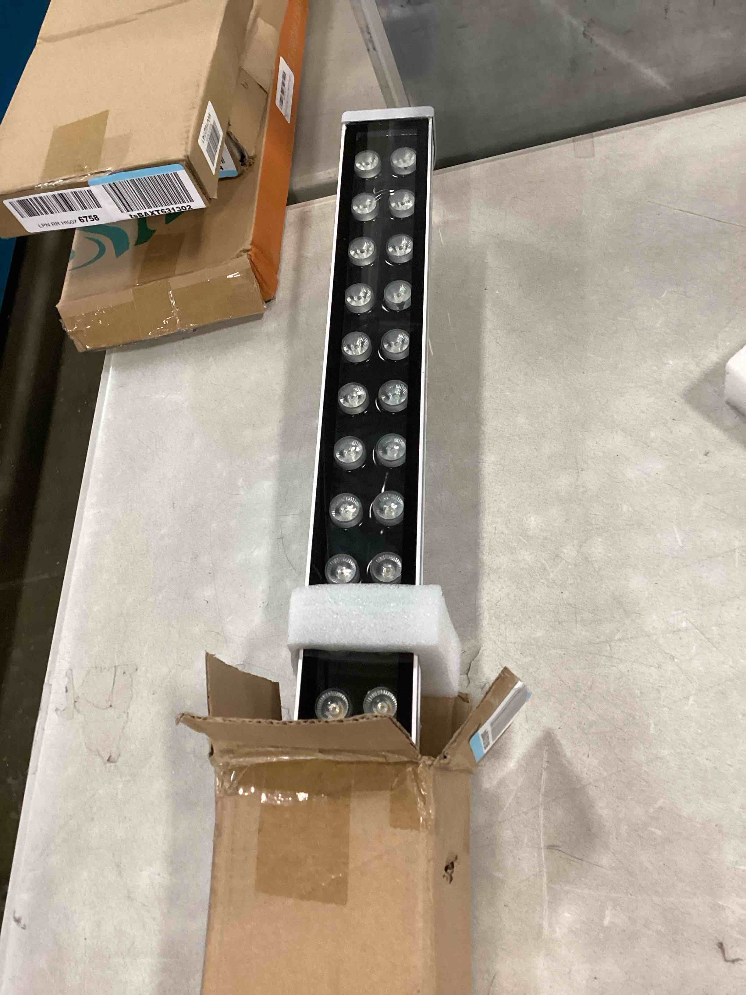 https://s3.amazonaws.com/lotting-images-prod/bidfta/YEL5999271_1707580498994.jpeg