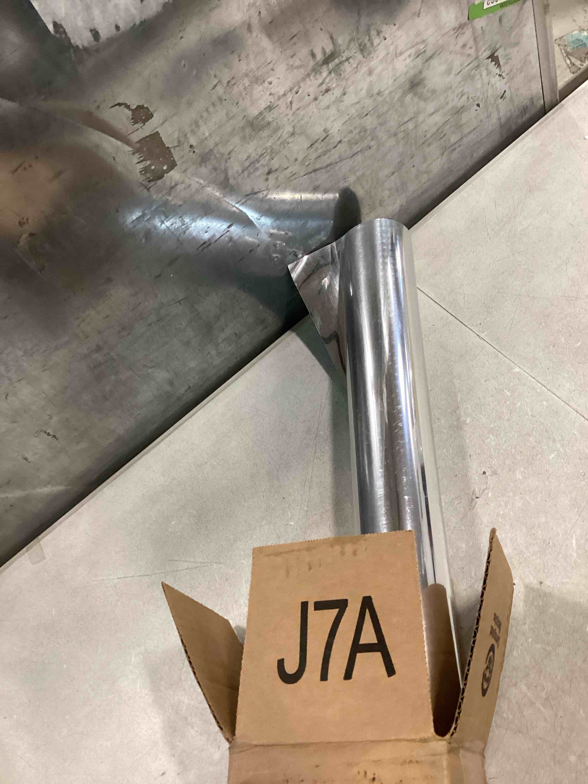 https://s3.amazonaws.com/lotting-images-prod/bidfta/YEL5999273_1707582113690.jpeg