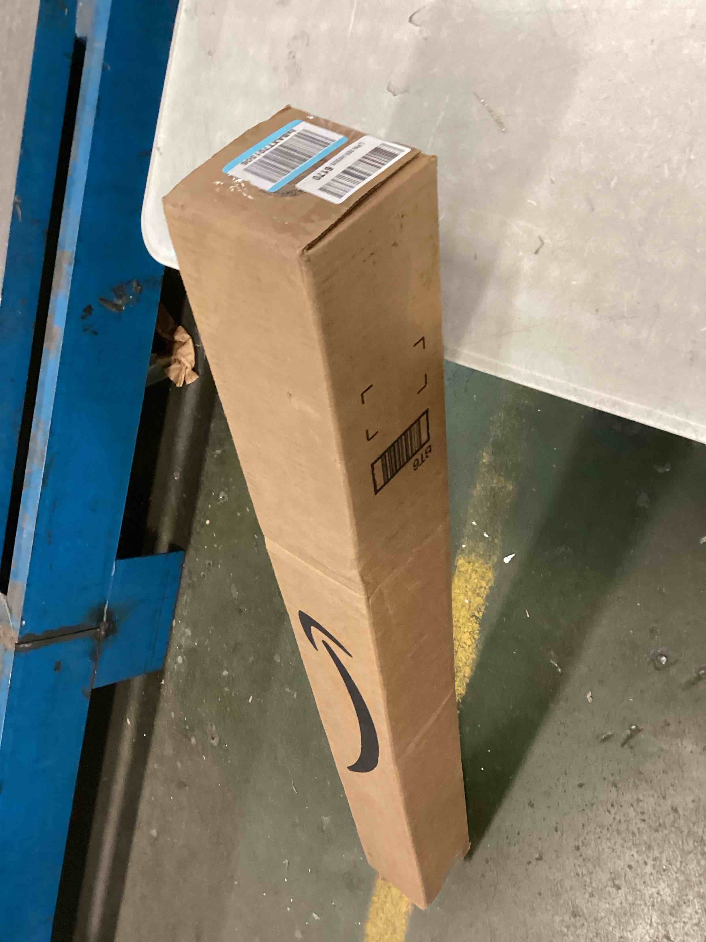https://s3.amazonaws.com/lotting-images-prod/bidfta/YEL5999273_1707582146180.jpeg