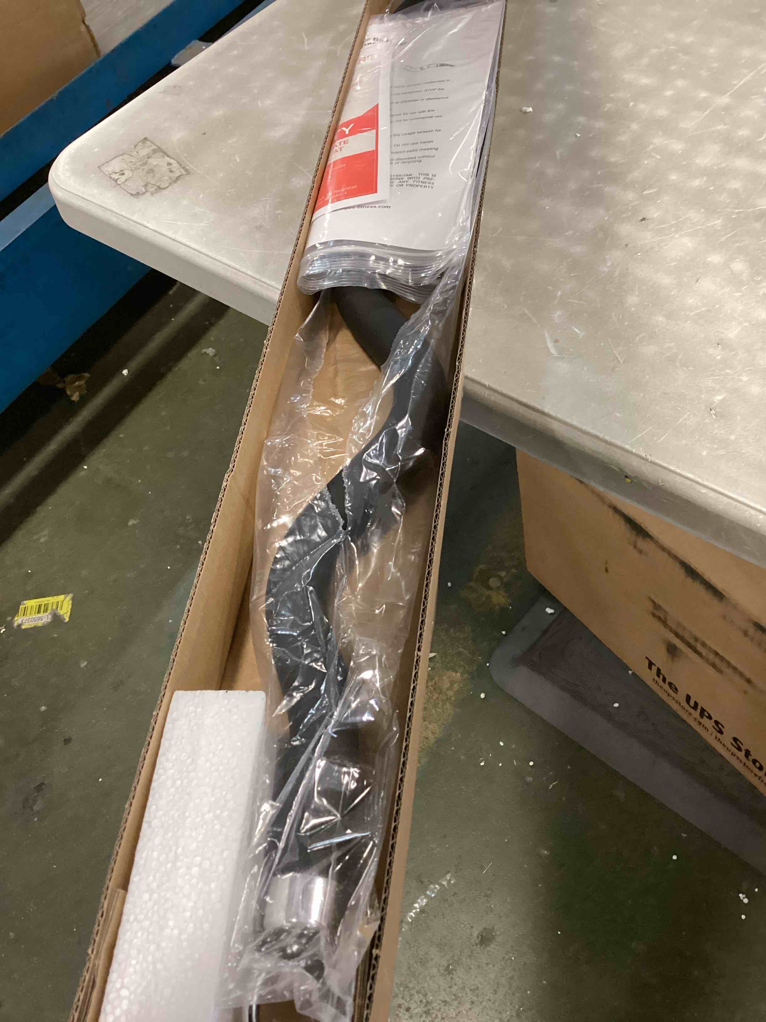 https://s3.amazonaws.com/lotting-images-prod/bidfta/YEL5999868_1707926637500.jpeg