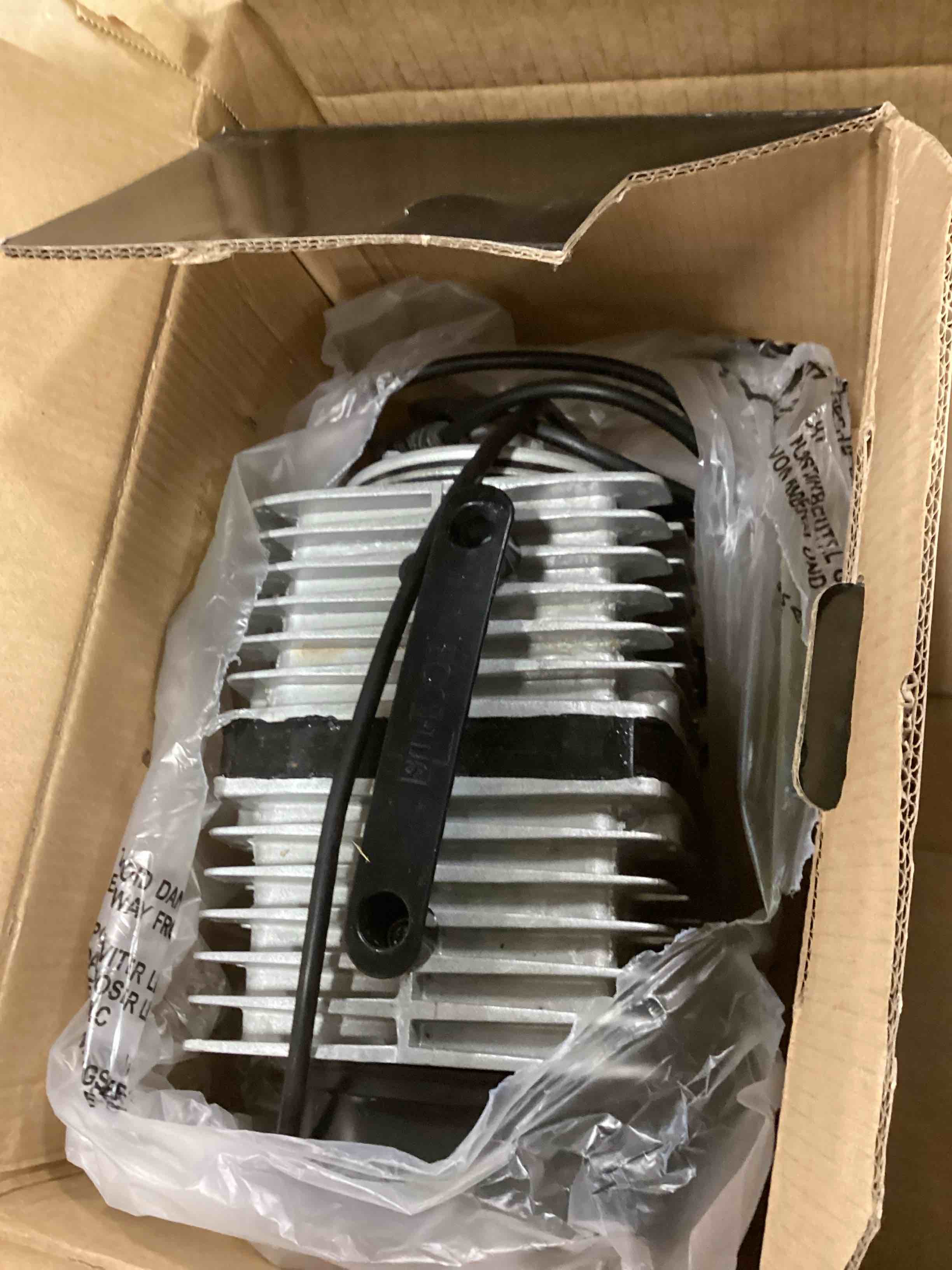 https://s3.amazonaws.com/lotting-images-prod/bidfta/YEL5999933_1707936280083.jpeg