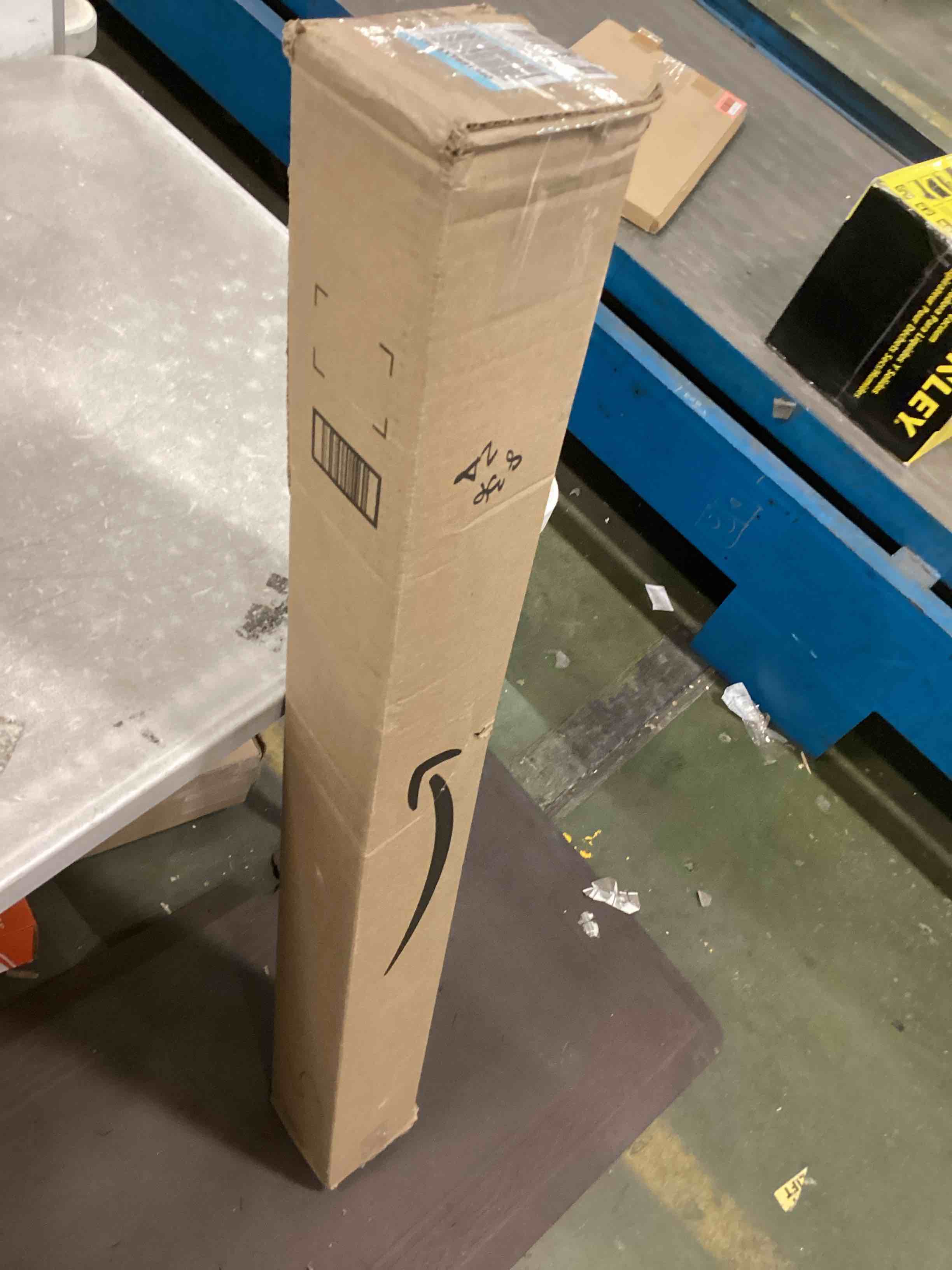https://s3.amazonaws.com/lotting-images-prod/bidfta/YEL6000120_1708023977048.jpeg