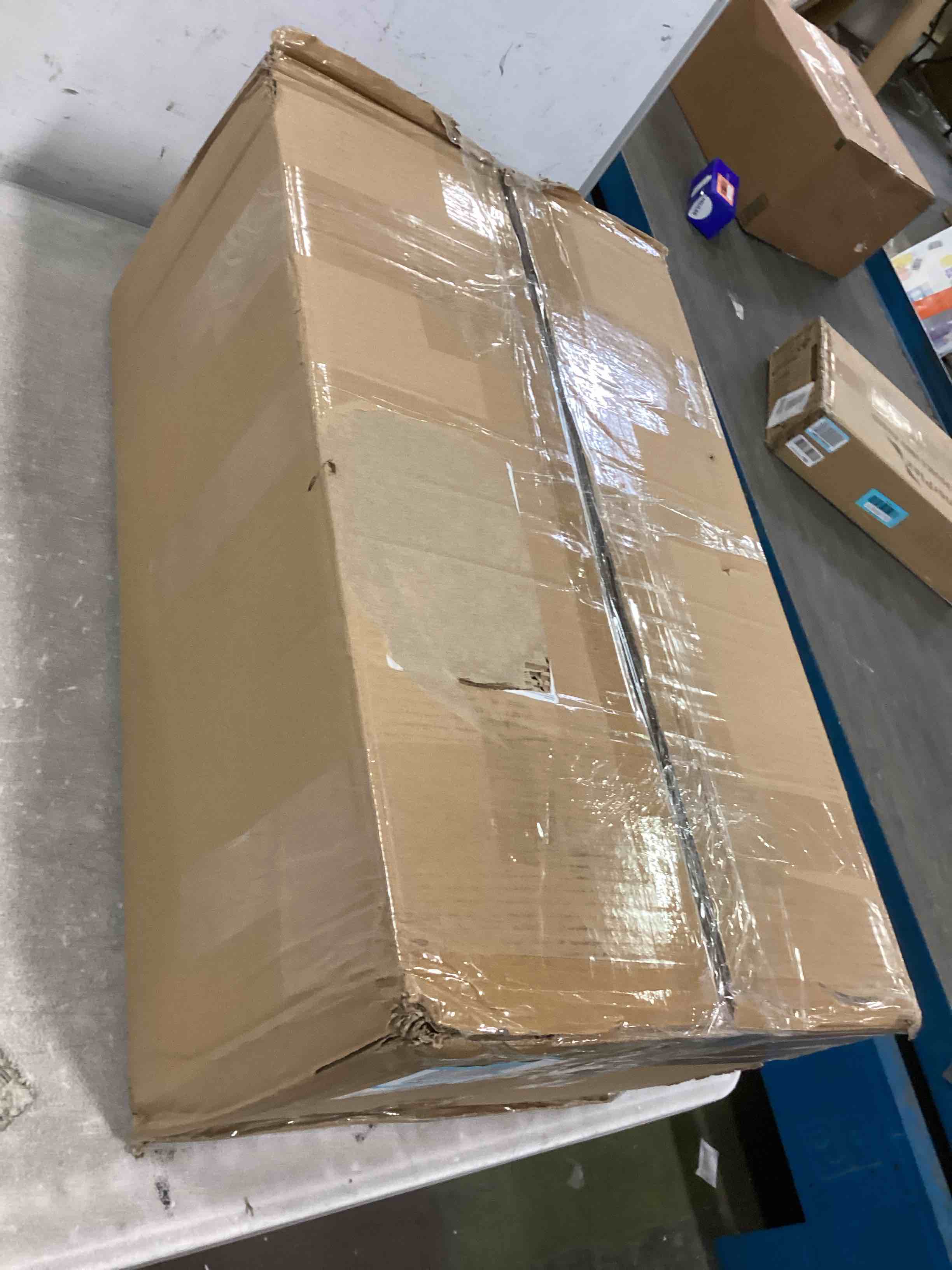 https://s3.amazonaws.com/lotting-images-prod/bidfta/YEL6000158_1708029969289.jpeg