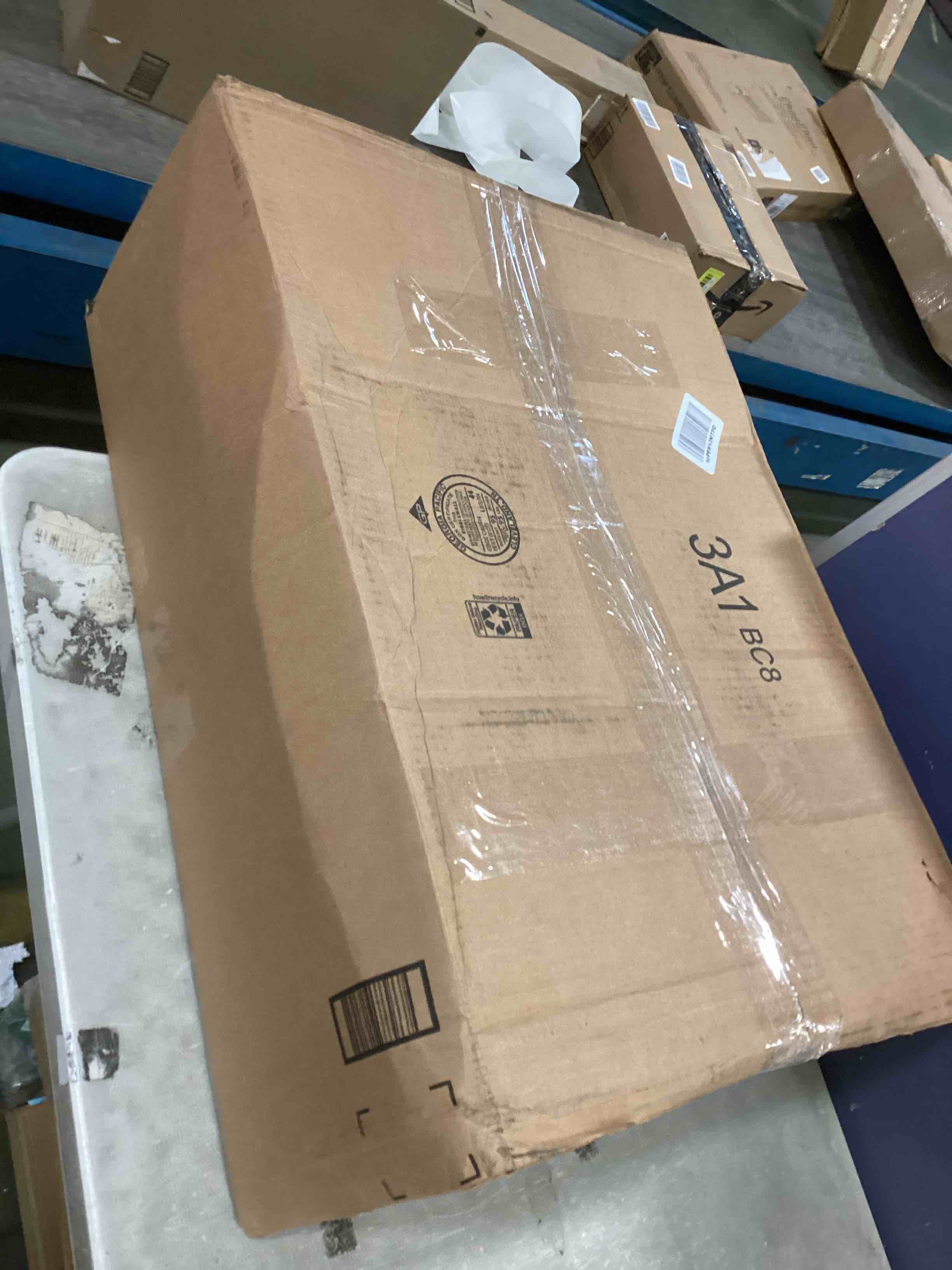 https://s3.amazonaws.com/lotting-images-prod/bidfta/YEL6000336_1708111139950.jpeg