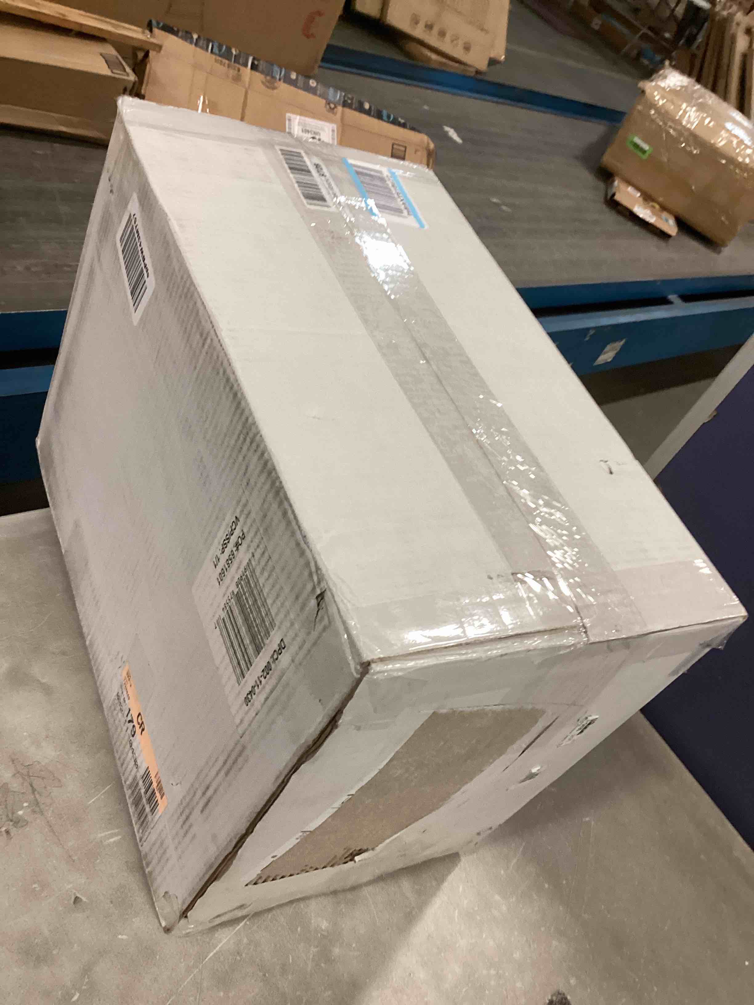 https://s3.amazonaws.com/lotting-images-prod/bidfta/YEL6000373_1708115952615.jpeg