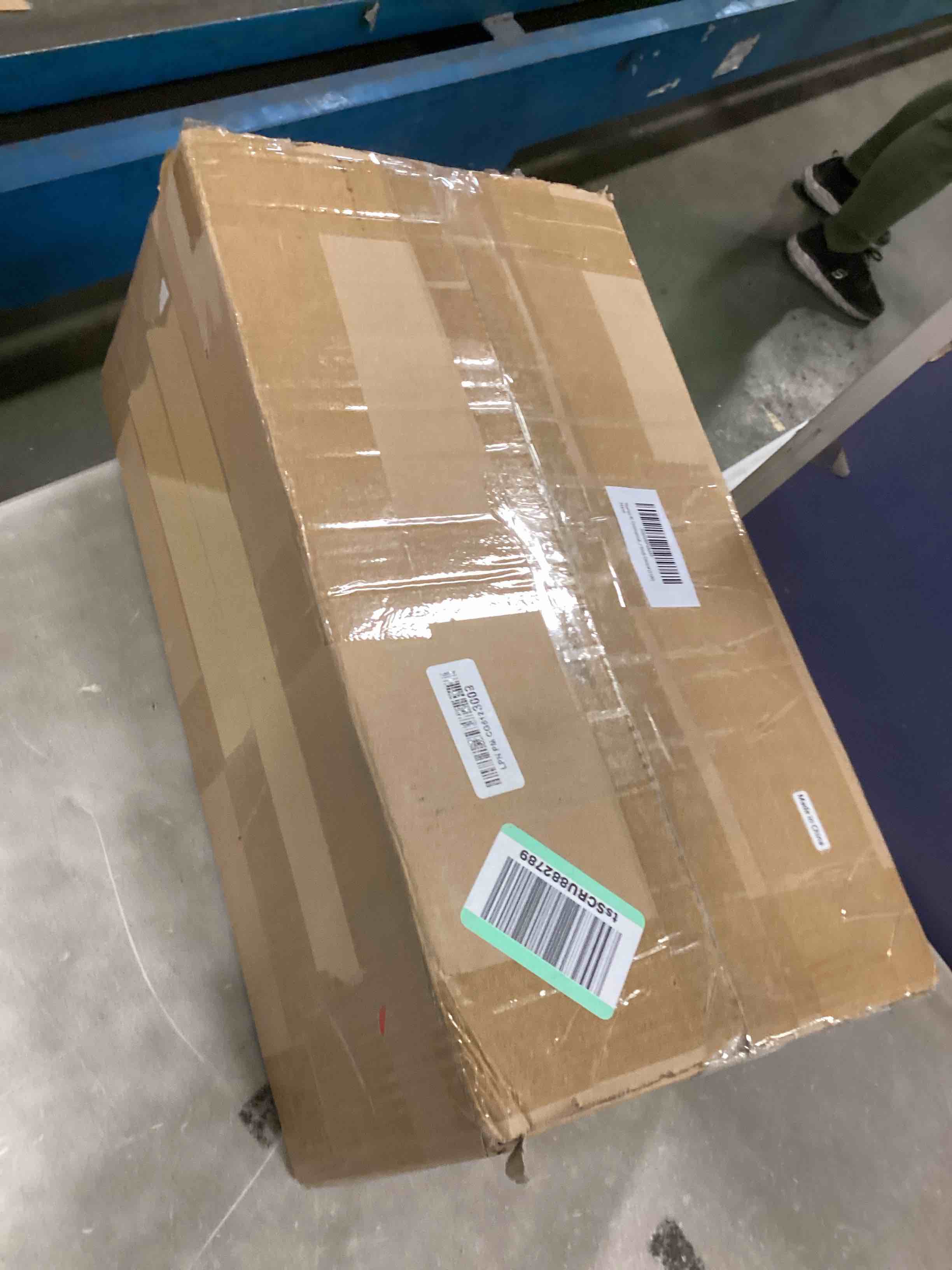 https://s3.amazonaws.com/lotting-images-prod/bidfta/YEL6000375_1708116129837.jpeg