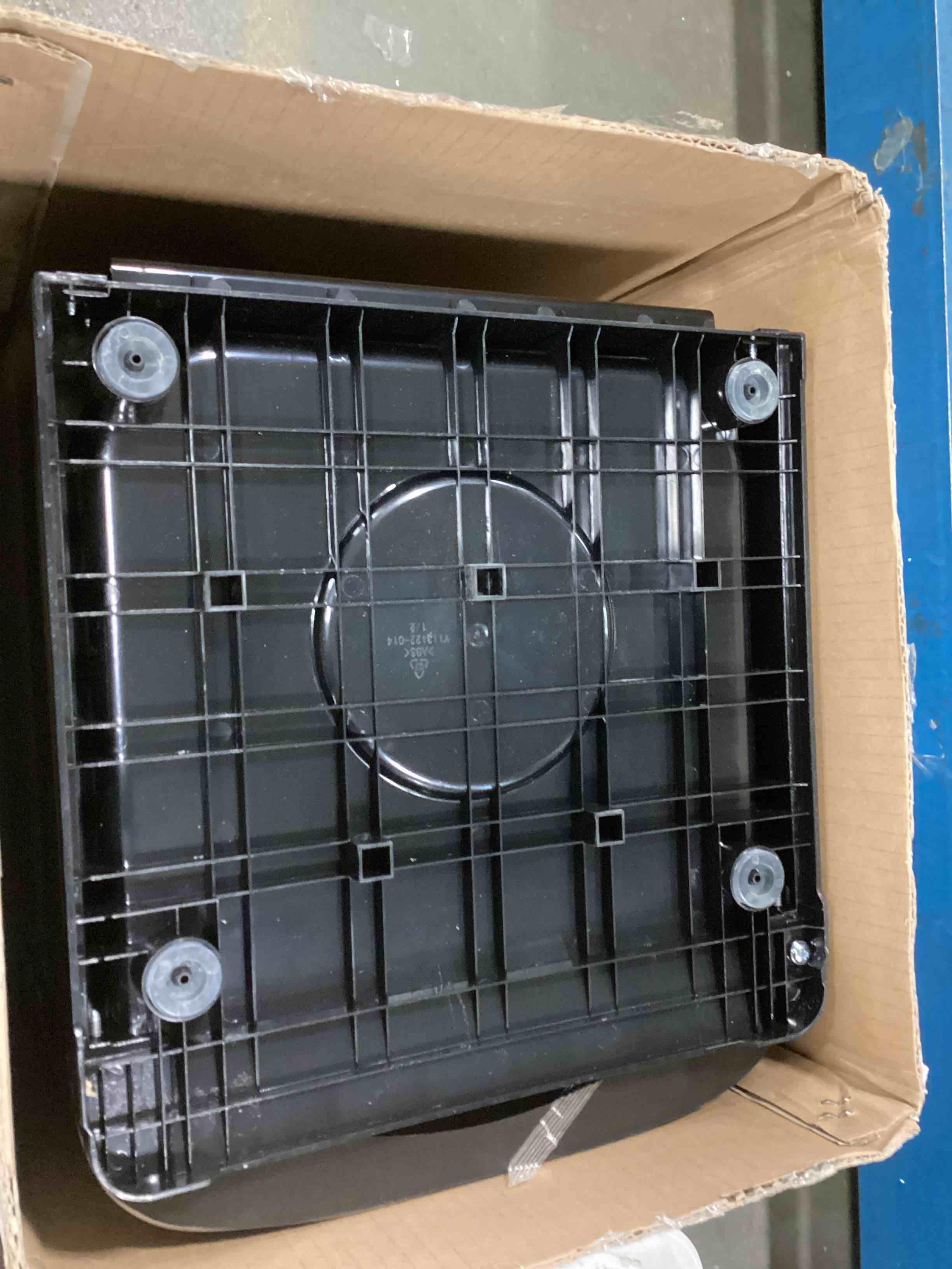 https://s3.amazonaws.com/lotting-images-prod/bidfta/YEL6000432_1708180176009.jpeg