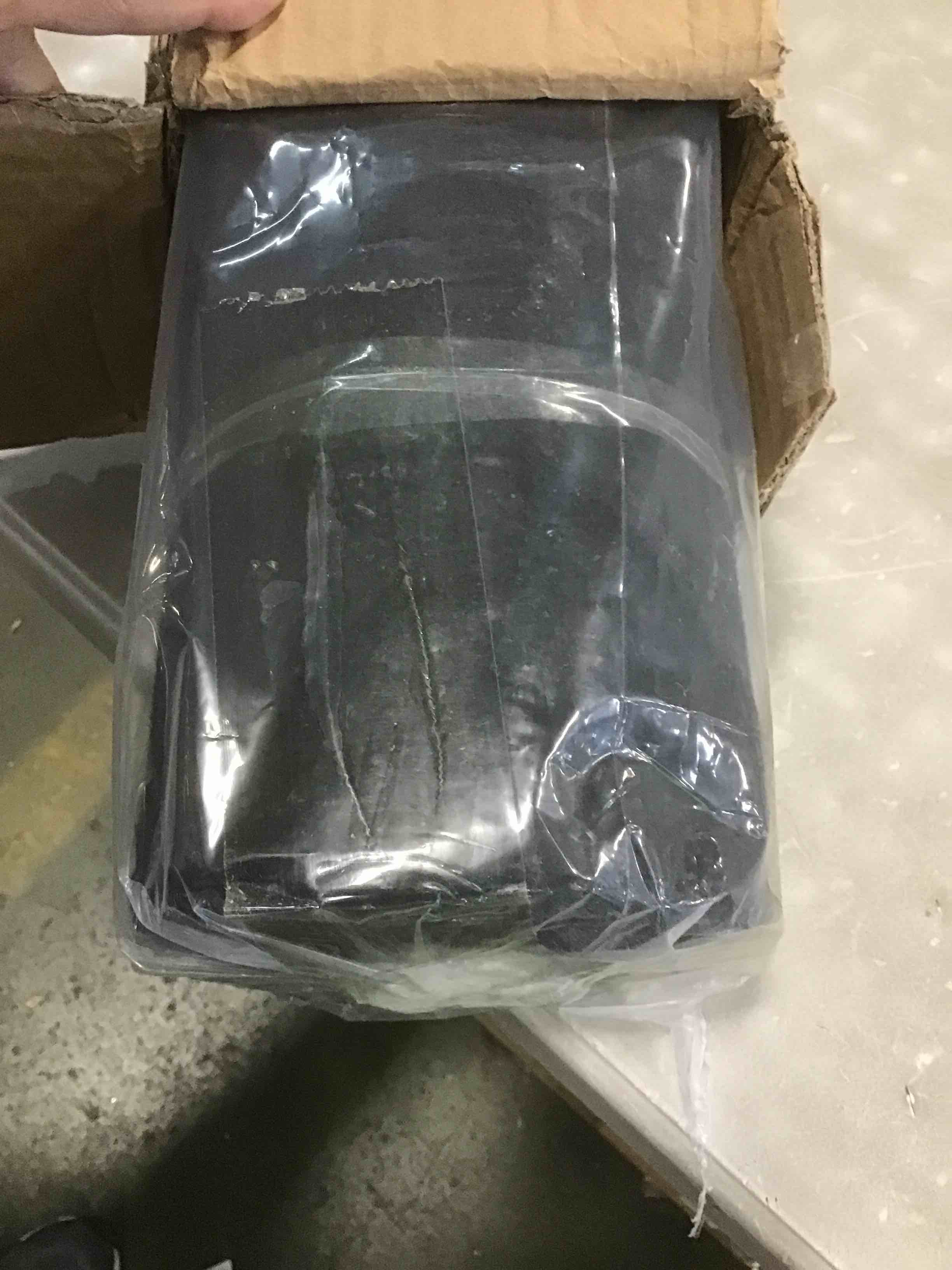 https://s3.amazonaws.com/lotting-images-prod/bidfta/YEL6001074_1707245591530.jpeg