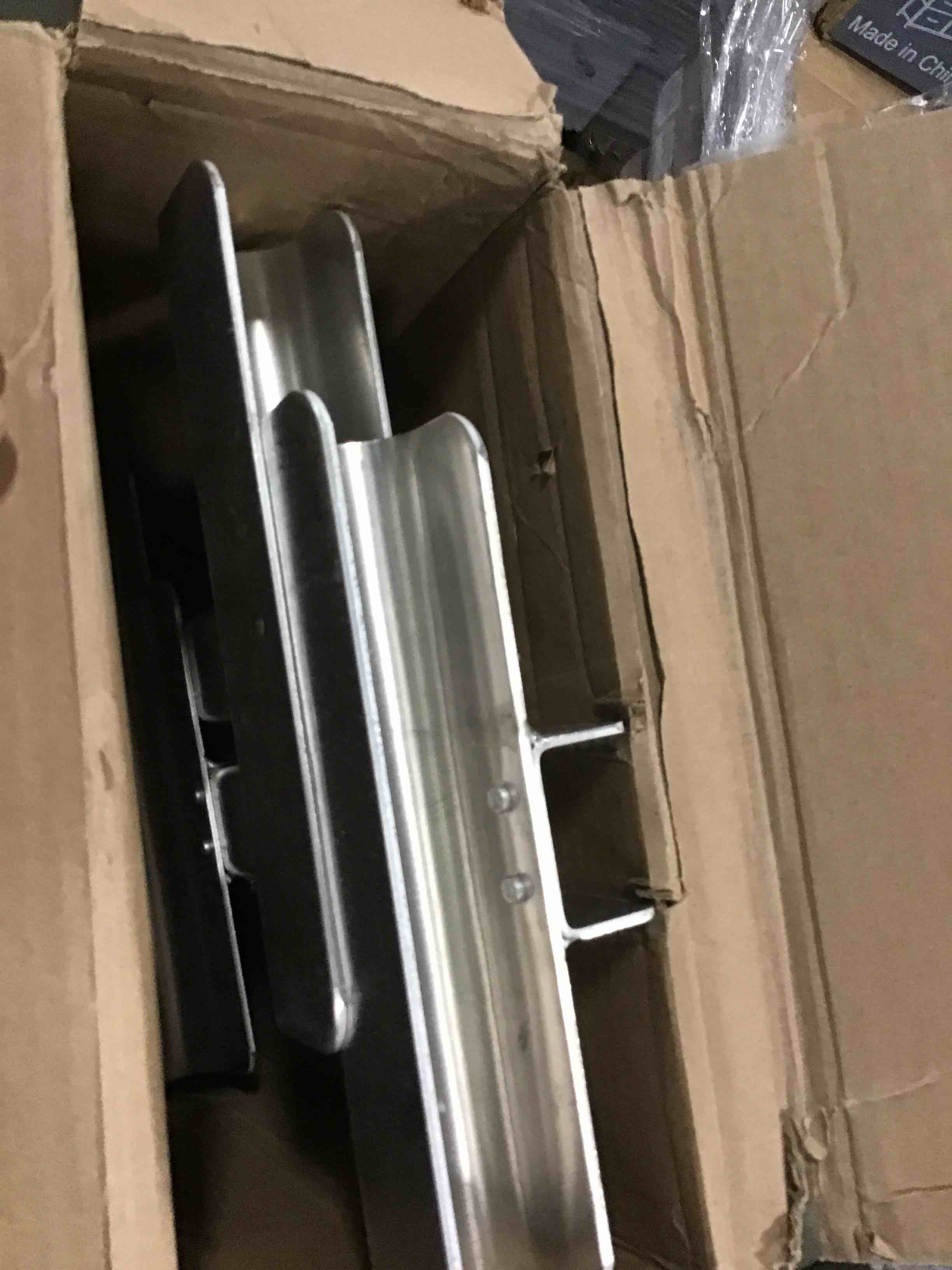 https://s3.amazonaws.com/lotting-images-prod/bidfta/YEL6001213_1707316302065.jpeg