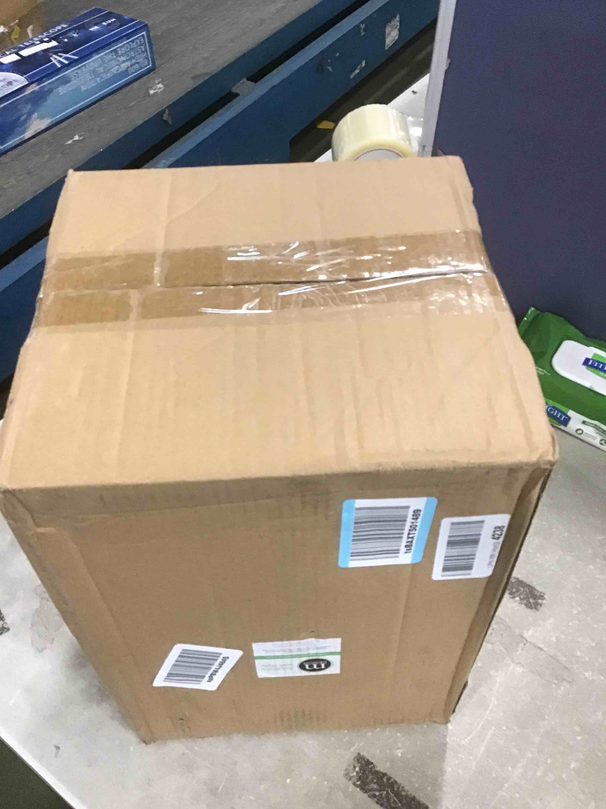 https://s3.amazonaws.com/lotting-images-prod/bidfta/YEL6001470_1707404138760.jpeg