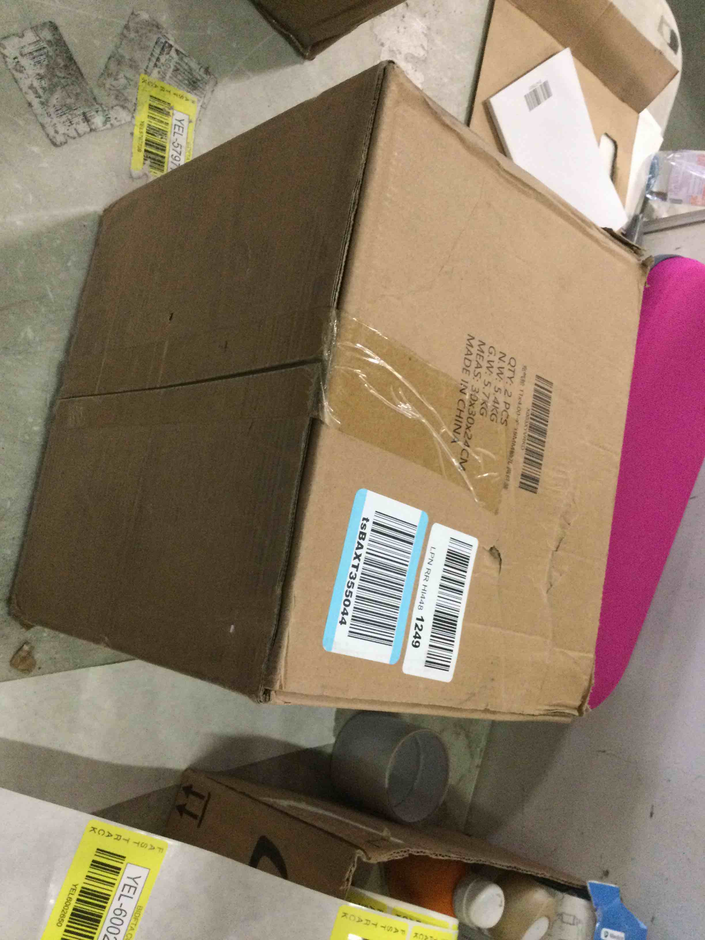 https://s3.amazonaws.com/lotting-images-prod/bidfta/YEL6002653_1707831294941.jpeg