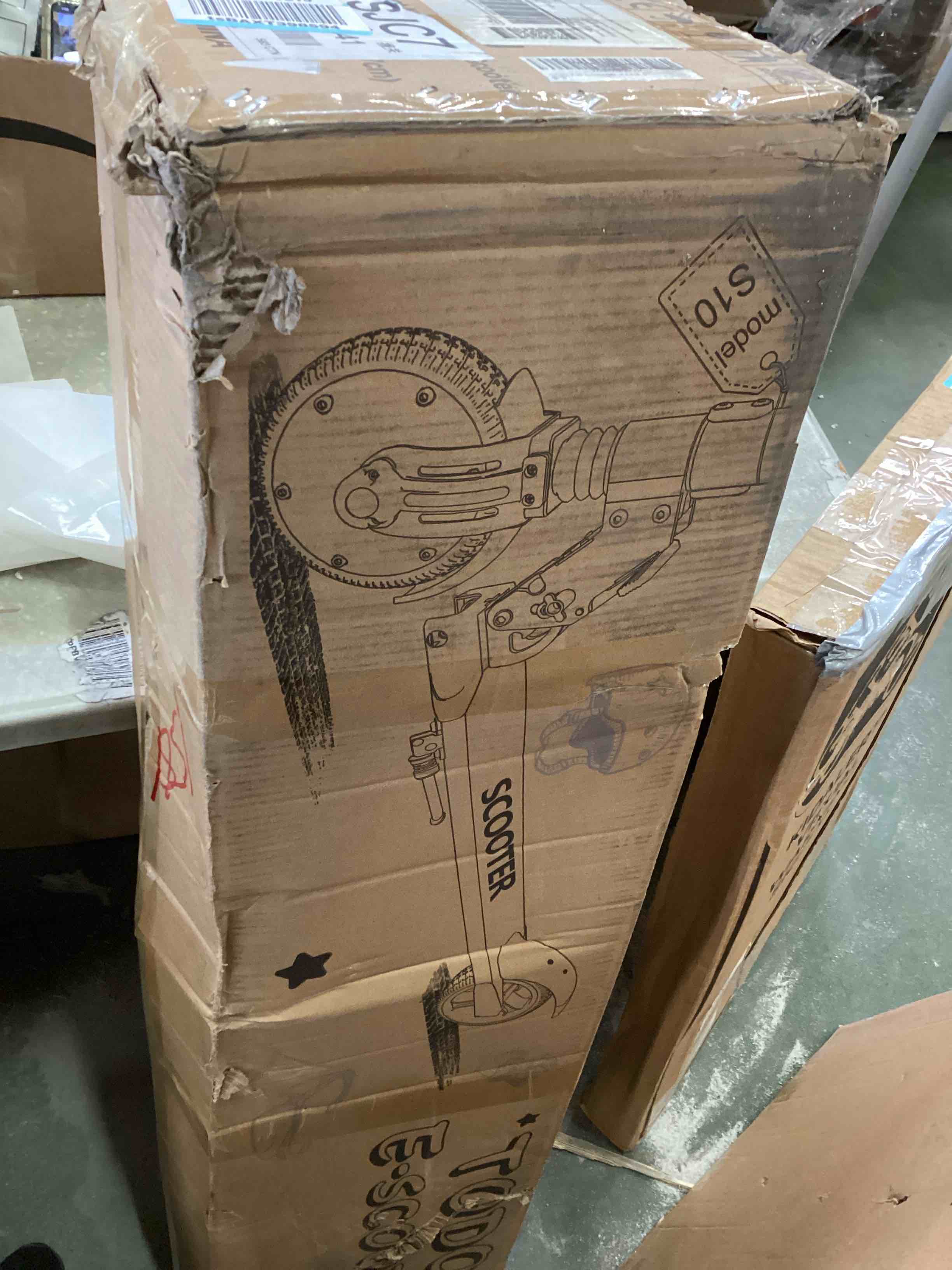 https://s3.amazonaws.com/lotting-images-prod/bidfta/YEL6002778_1707850501343.jpeg