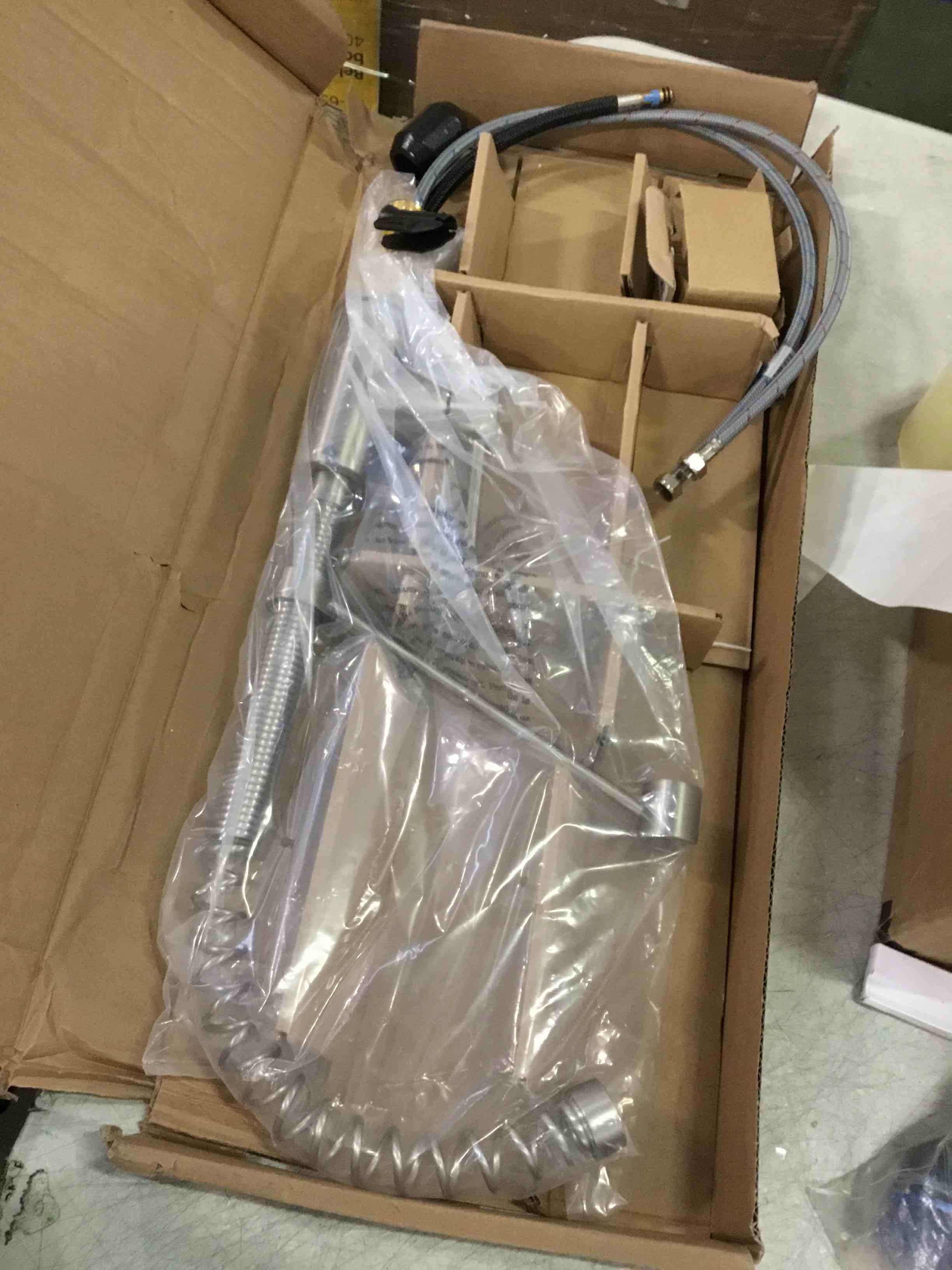 https://s3.amazonaws.com/lotting-images-prod/bidfta/YEL6002835_1707916169131.jpeg