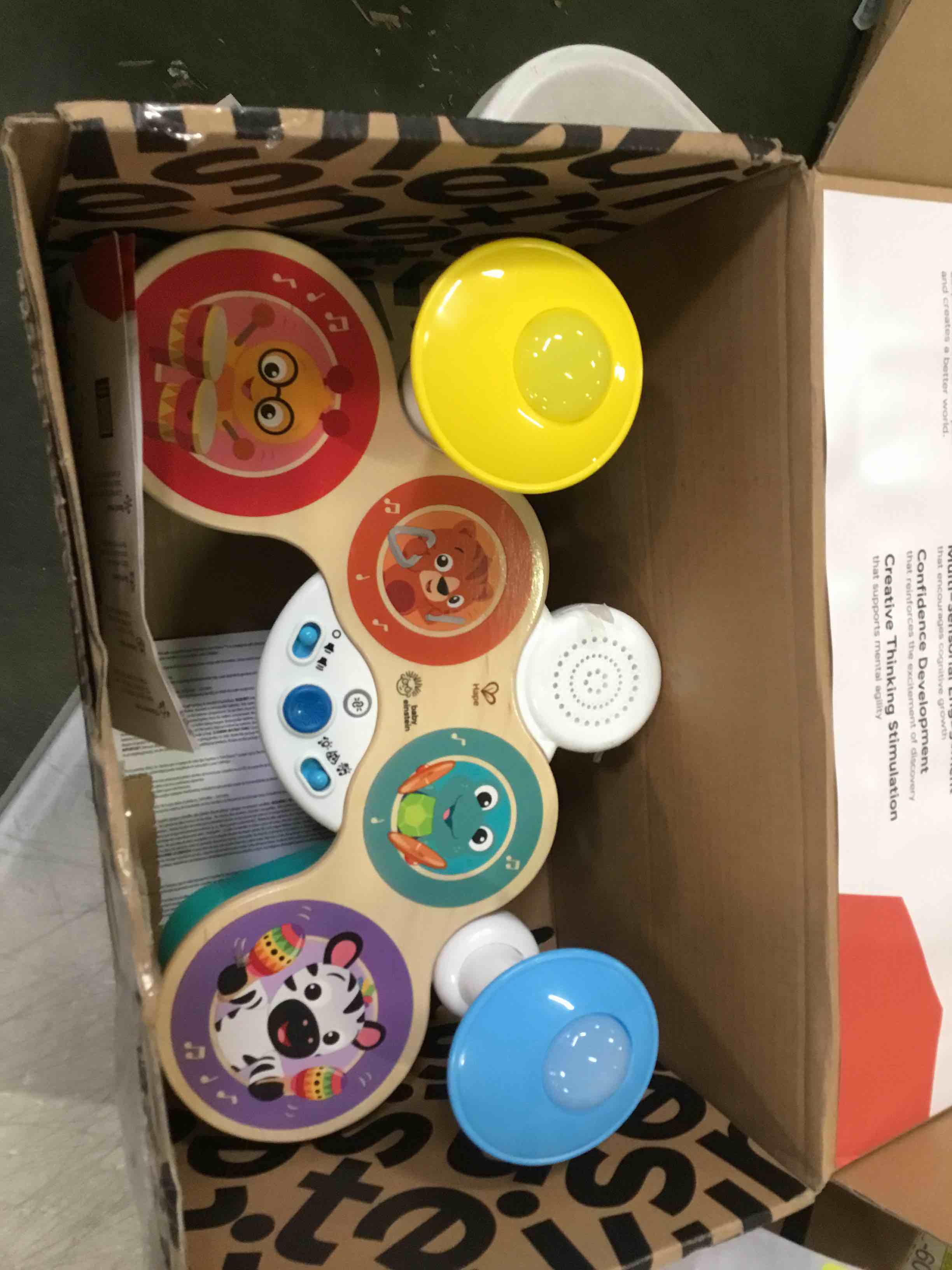 https://s3.amazonaws.com/lotting-images-prod/bidfta/YEL6002917_1707926428290.jpeg