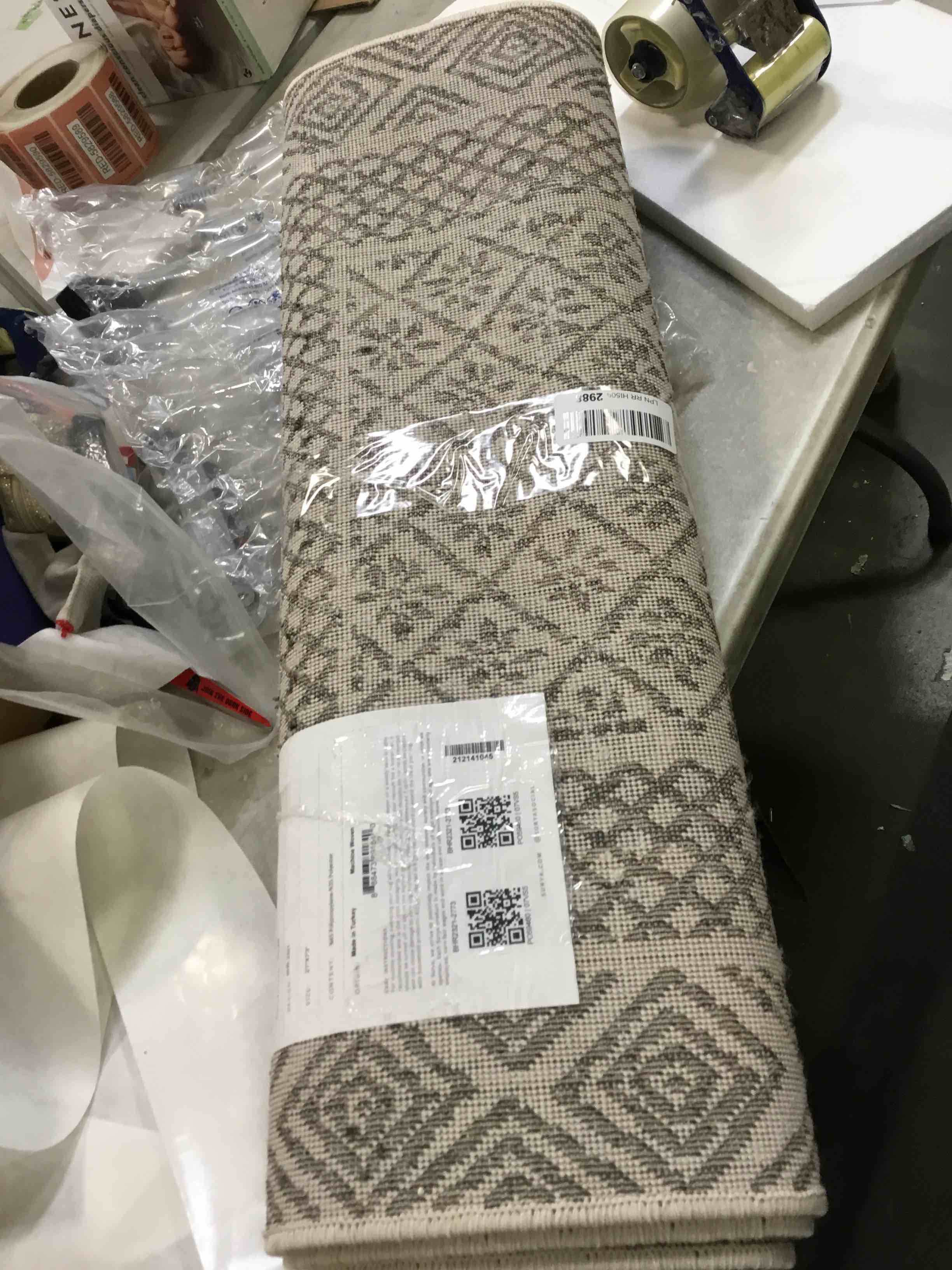 https://s3.amazonaws.com/lotting-images-prod/bidfta/YEL6003114_1708011877588.jpeg