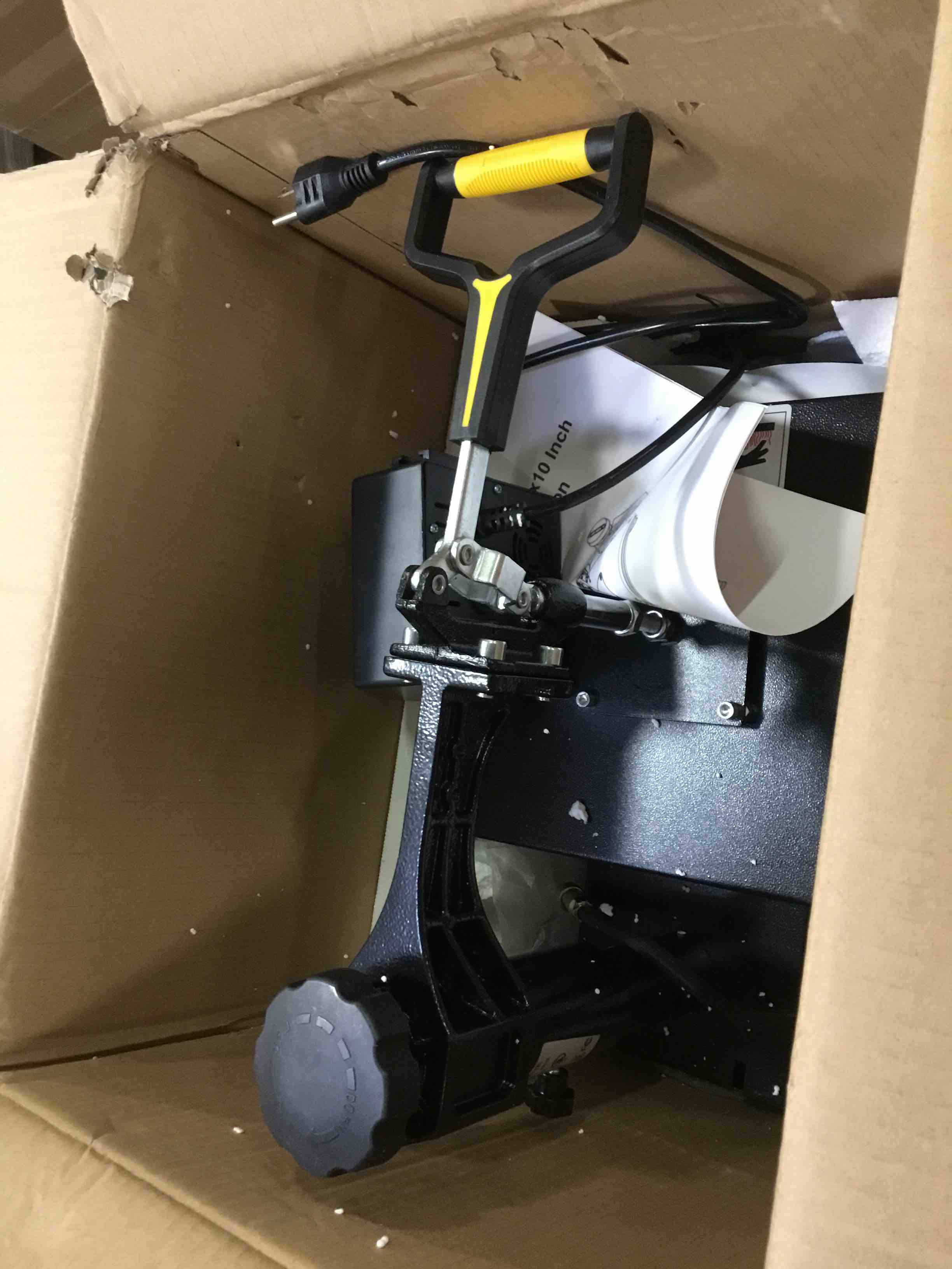 https://s3.amazonaws.com/lotting-images-prod/bidfta/YEL6003178_1708023301976.jpeg