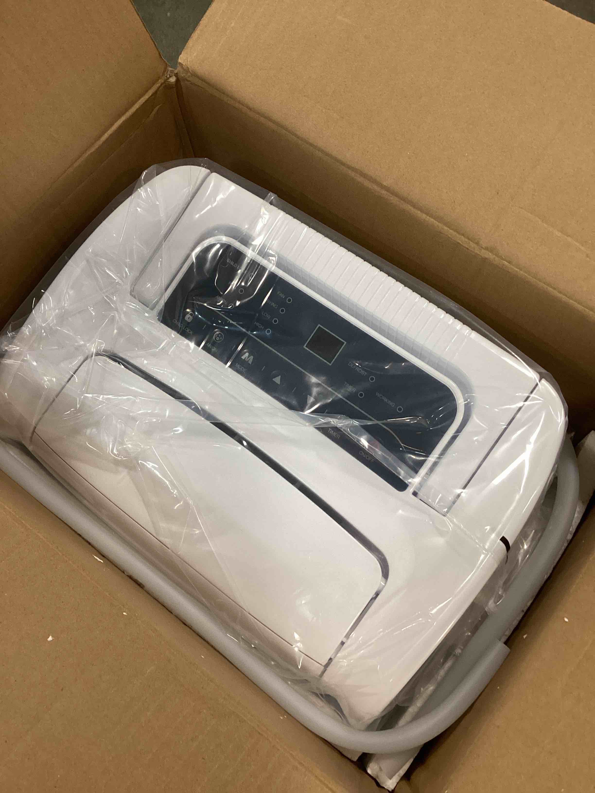 https://s3.amazonaws.com/lotting-images-prod/bidfta/YEL6003931_1707238149140.jpeg