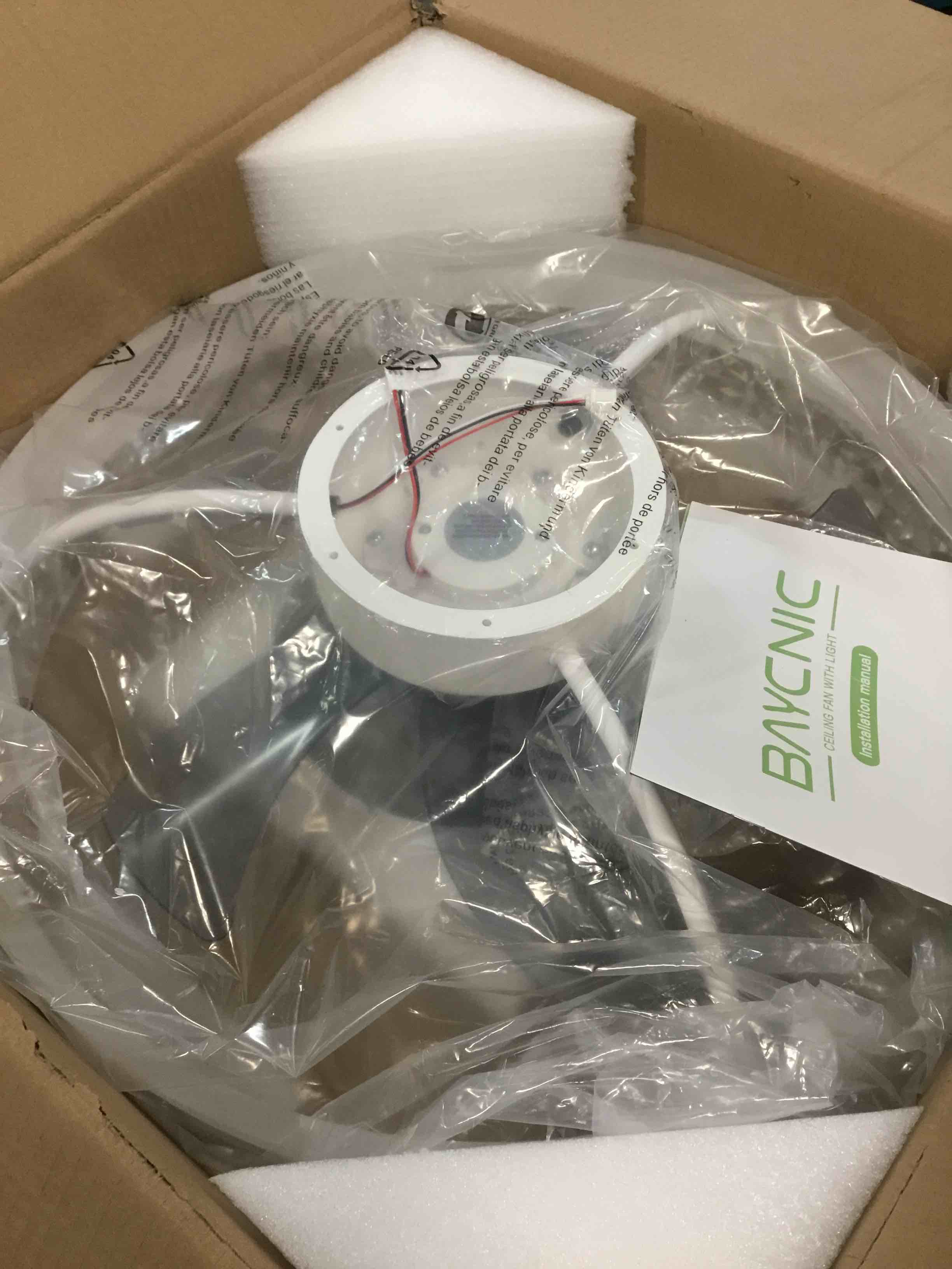 https://s3.amazonaws.com/lotting-images-prod/bidfta/YEL6004669_1707497530076.jpeg