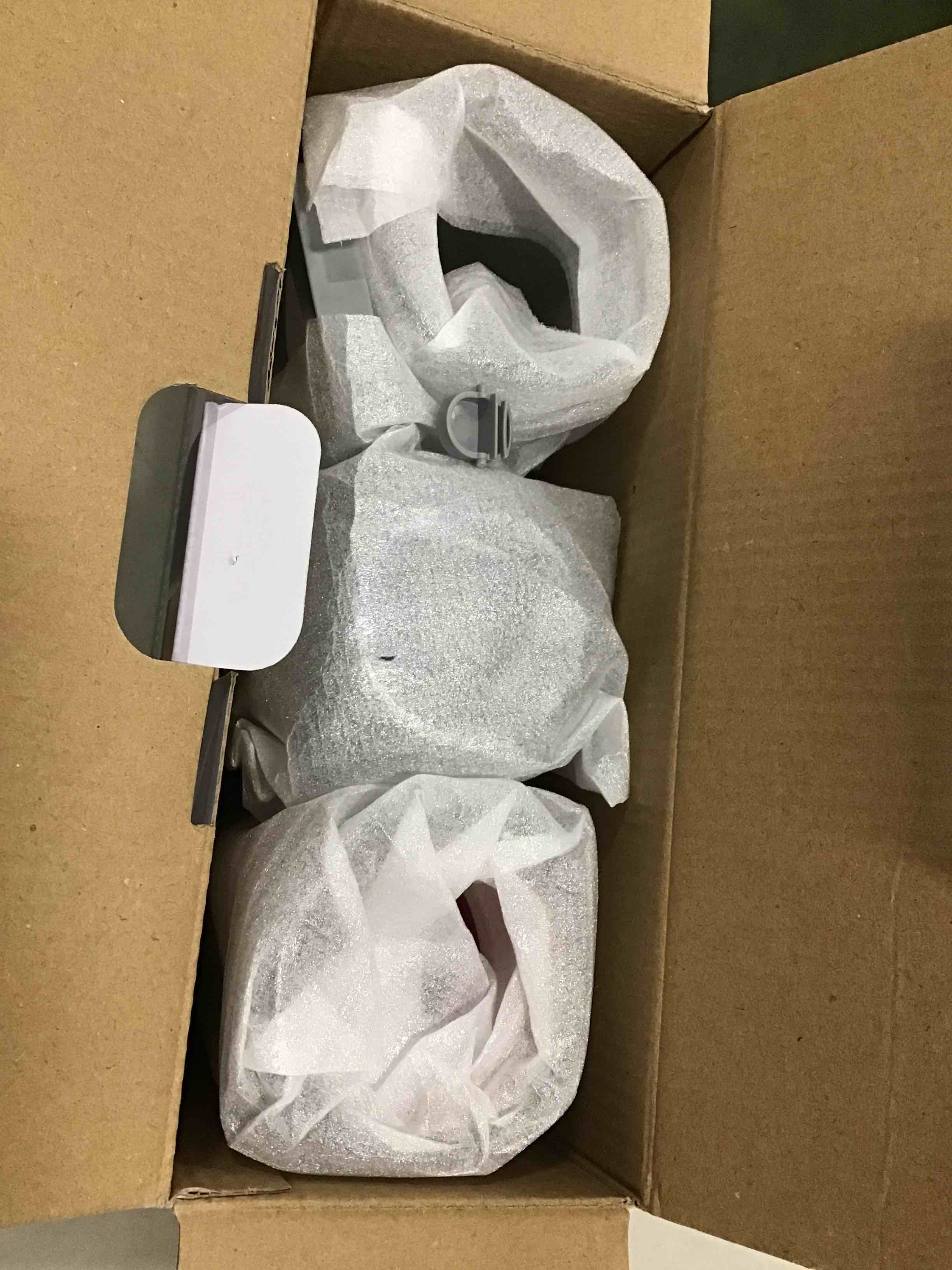 https://s3.amazonaws.com/lotting-images-prod/bidfta/YEL6005018_1707221744140.jpeg