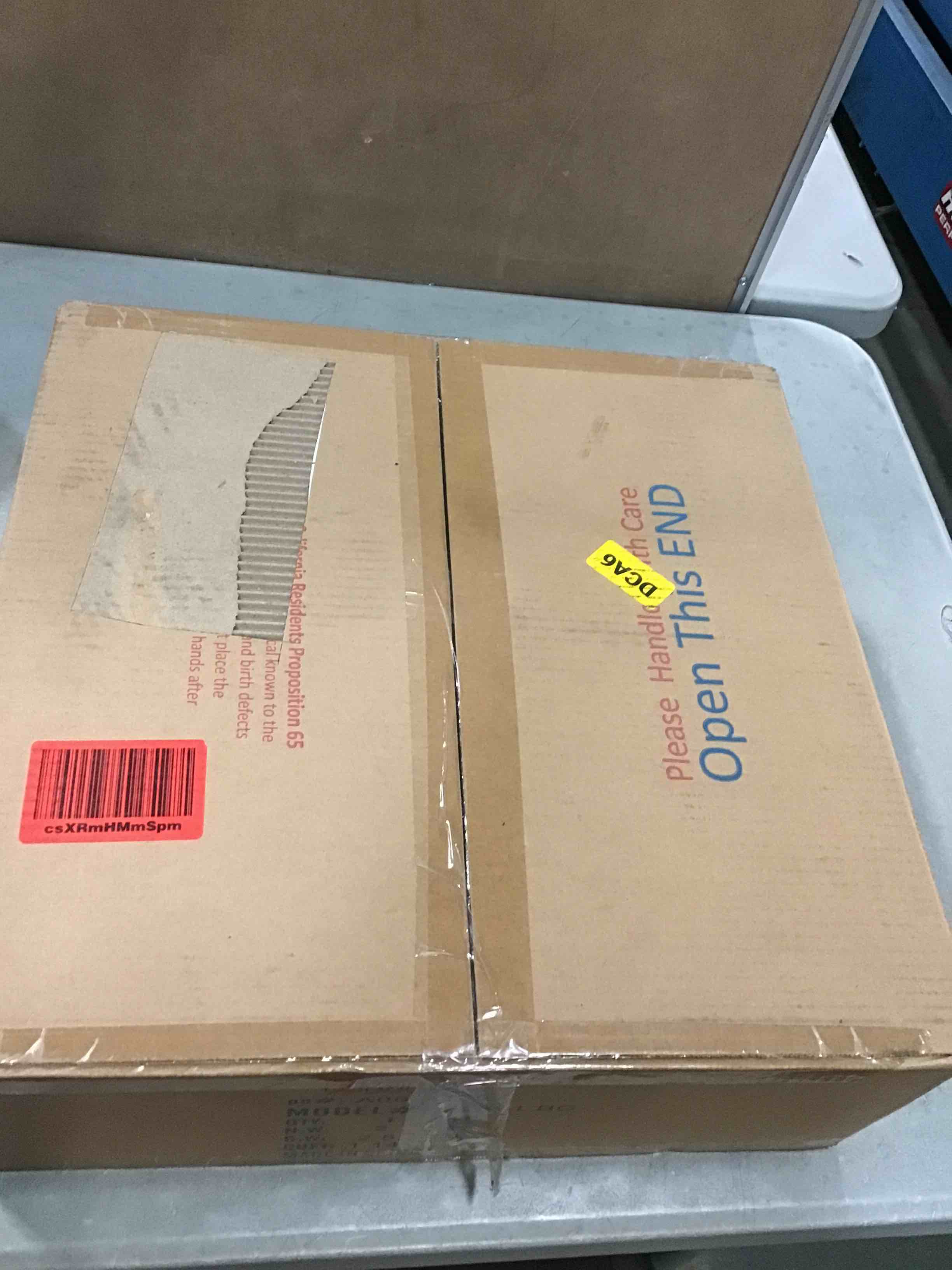 https://s3.amazonaws.com/lotting-images-prod/bidfta/YEL6006450_1707739714183.jpeg