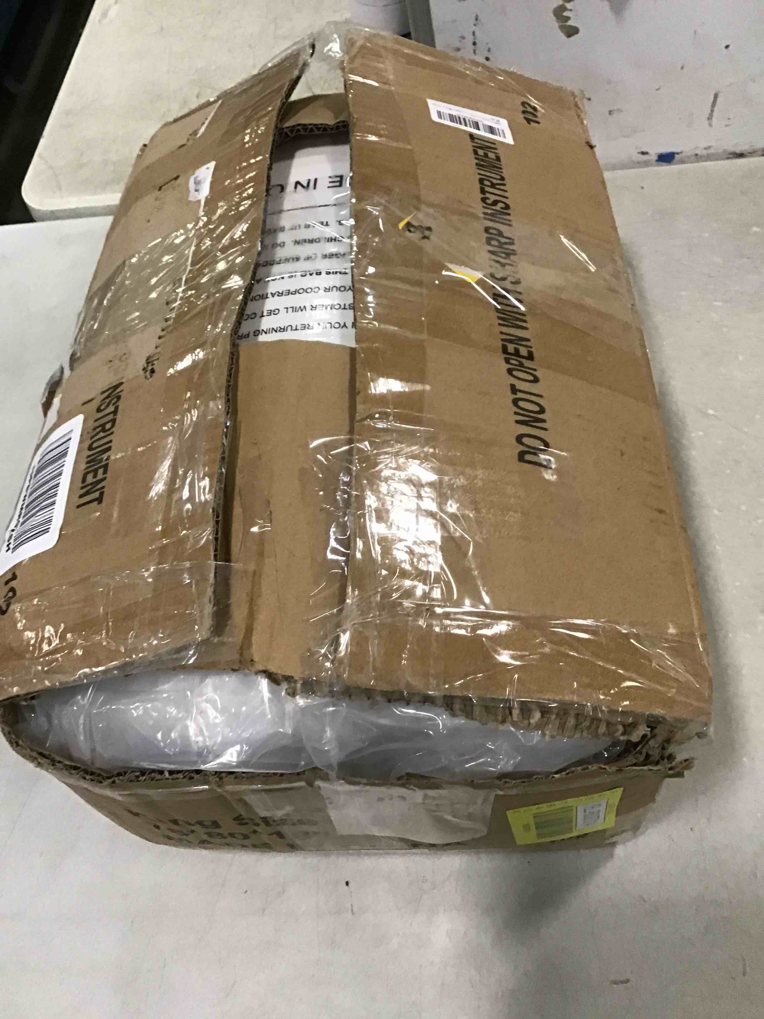 https://s3.amazonaws.com/lotting-images-prod/bidfta/YEL6007314_1708024135351.jpeg
