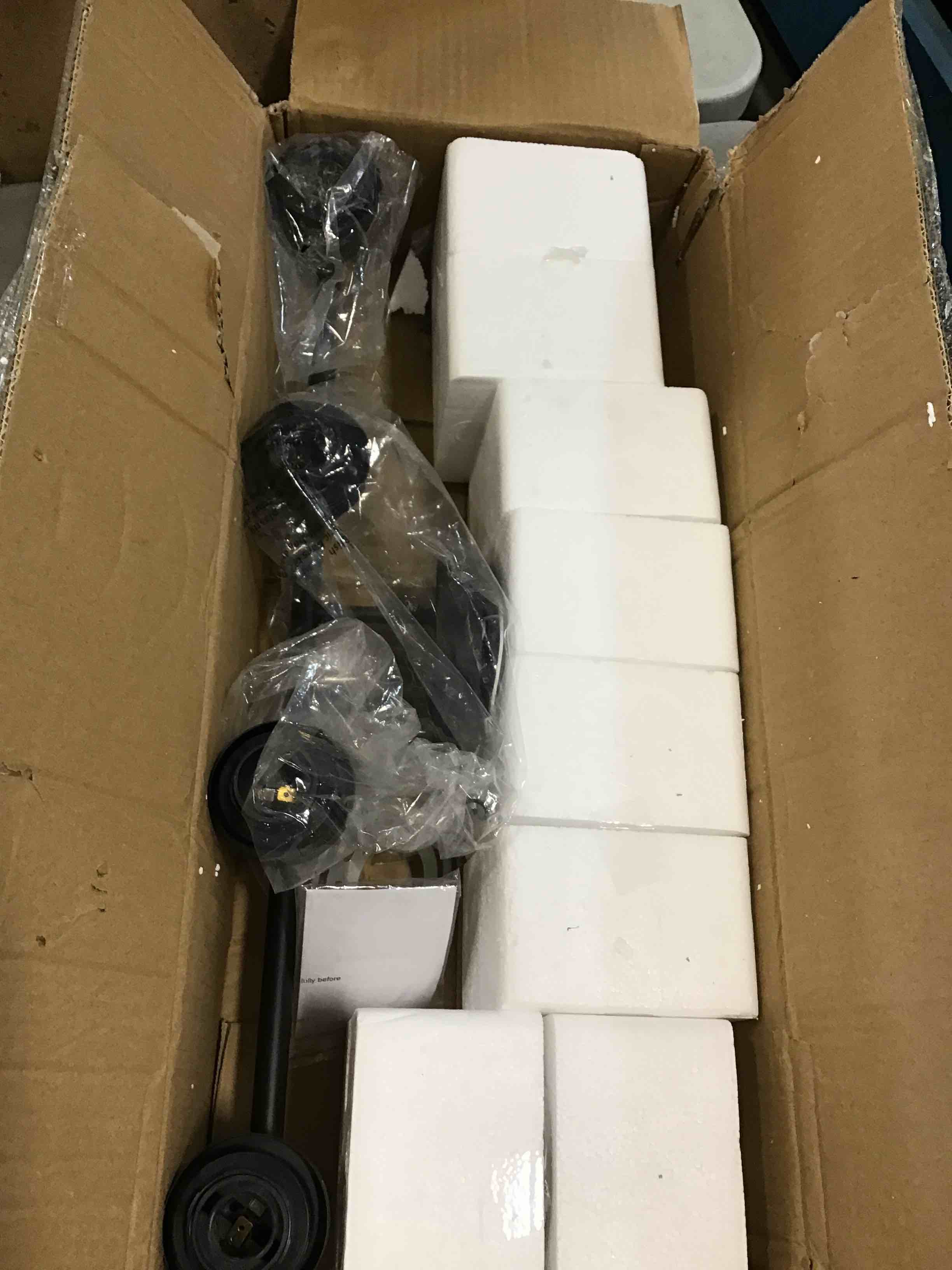 https://s3.amazonaws.com/lotting-images-prod/bidfta/YEL6007489_1708103511156.jpeg