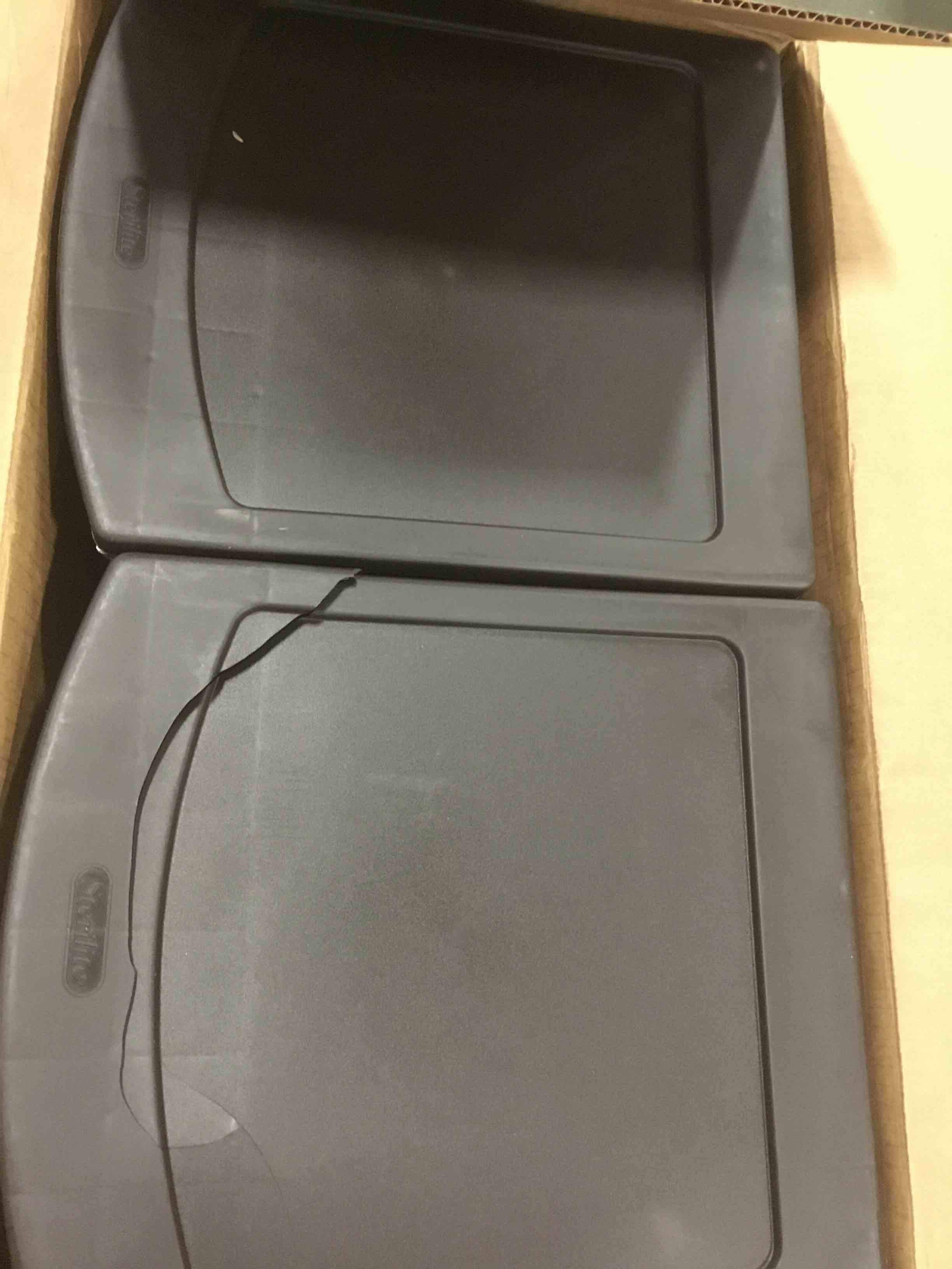 https://s3.amazonaws.com/lotting-images-prod/bidfta/YEL6008445_1708094763649.jpeg