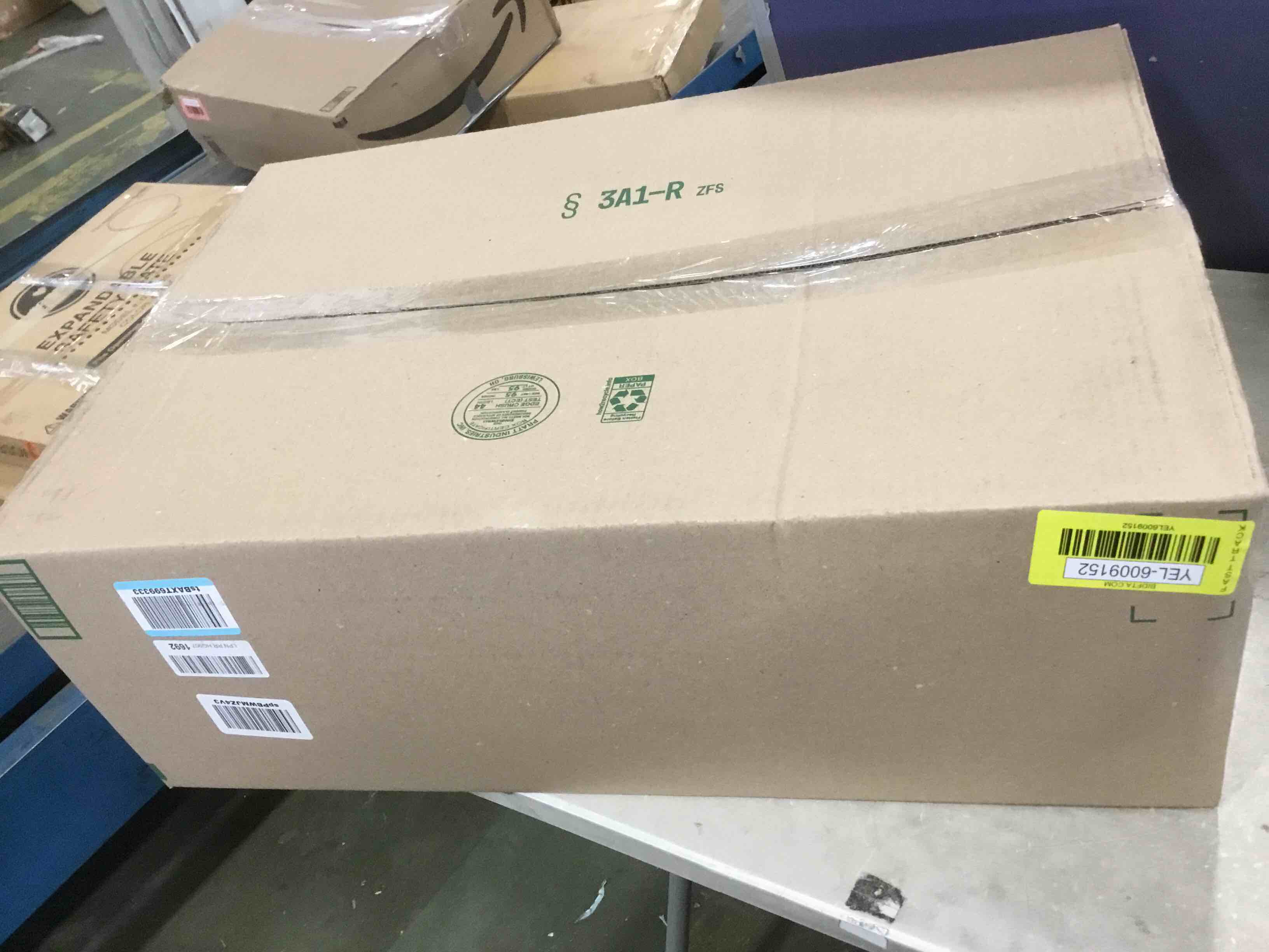 https://s3.amazonaws.com/lotting-images-prod/bidfta/YEL6009152_1708376627270.jpeg
