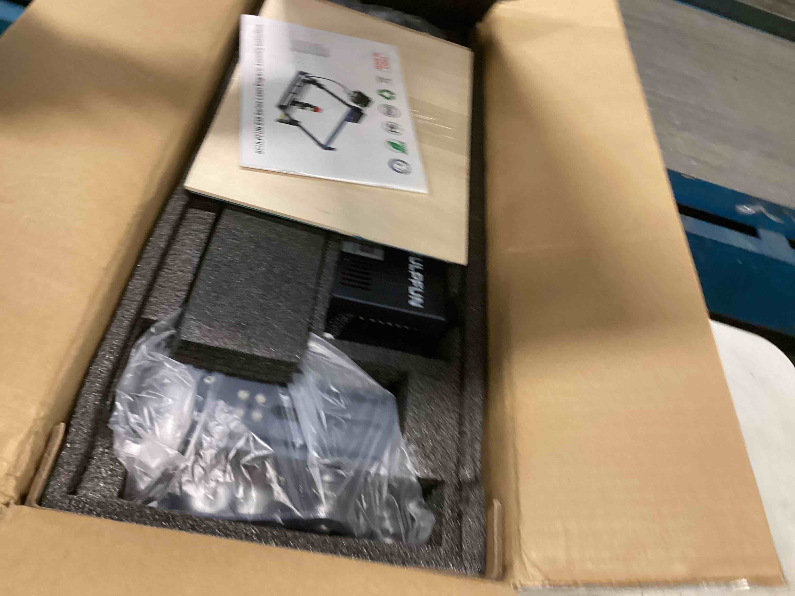 https://s3.amazonaws.com/lotting-images-prod/bidfta/YEL6009660_1708090296981.jpeg
