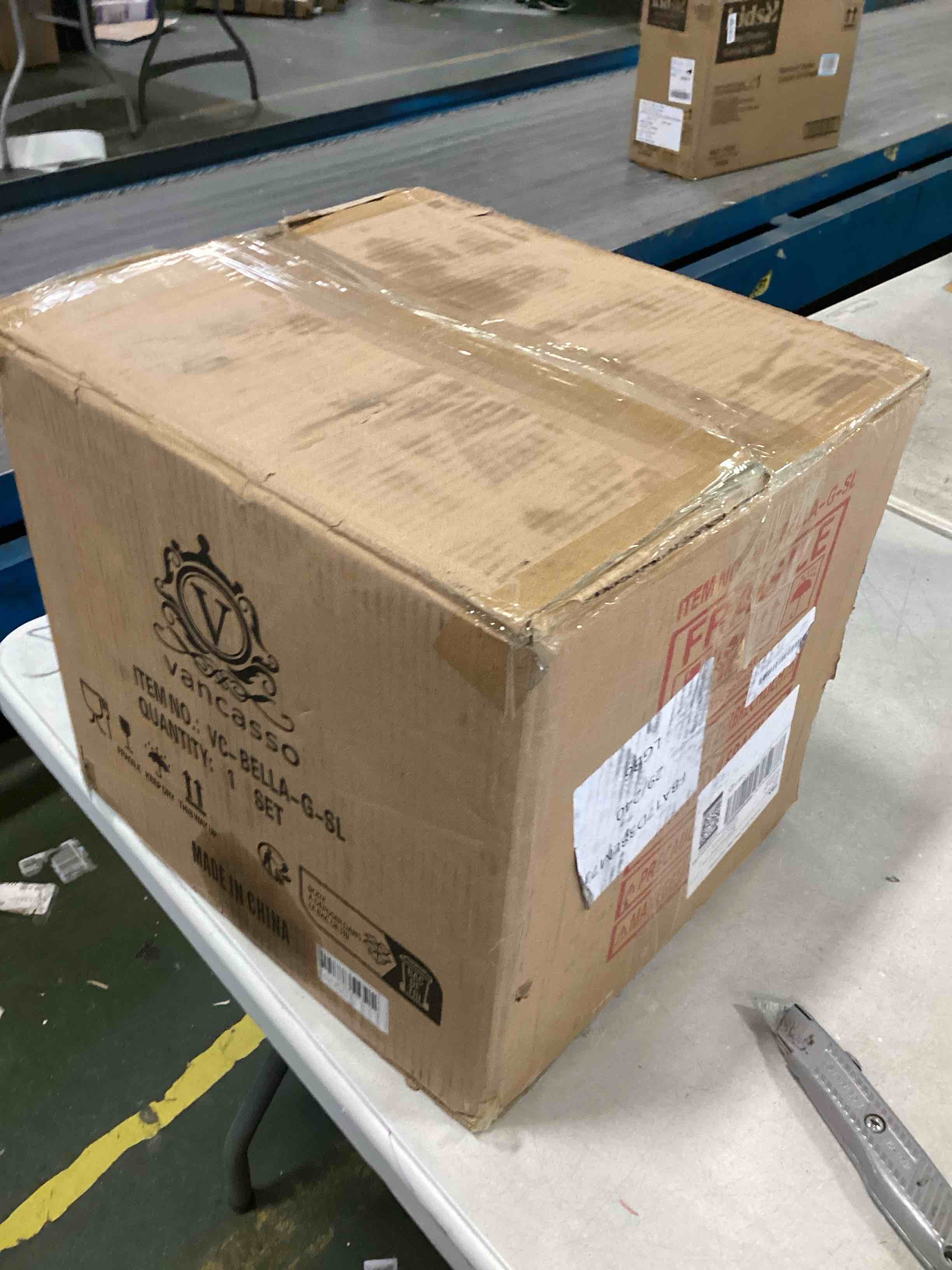 https://s3.amazonaws.com/lotting-images-prod/bidfta/YEL6009770_1708101070403.jpeg